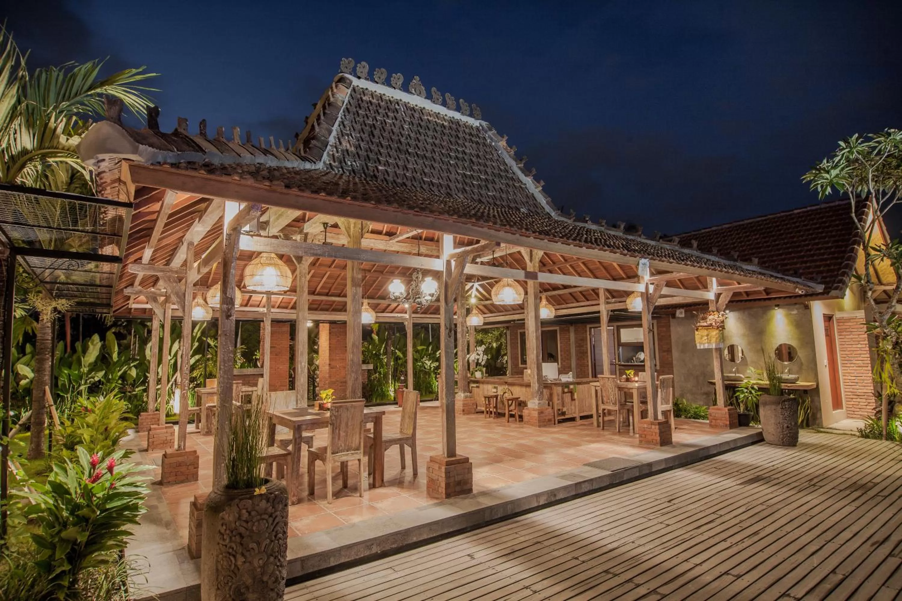 Restaurant/places to eat in Bubu Suite by Prasi