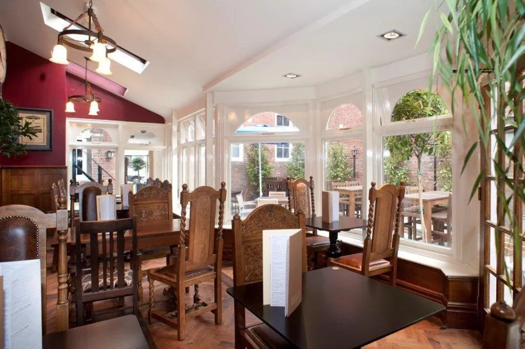 Restaurant/Places to Eat in The Swan Hotel Wetherspoon