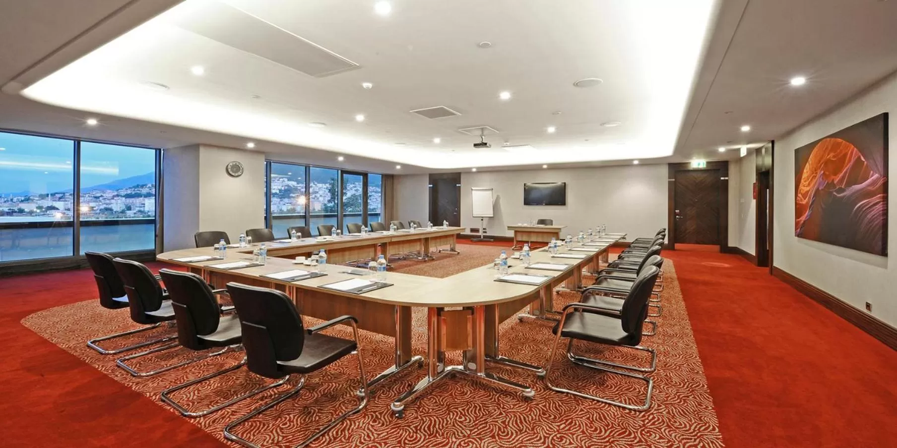 Meeting/conference room in Crowne Plaza Bursa Convention Center & Thermal Spa by IHG