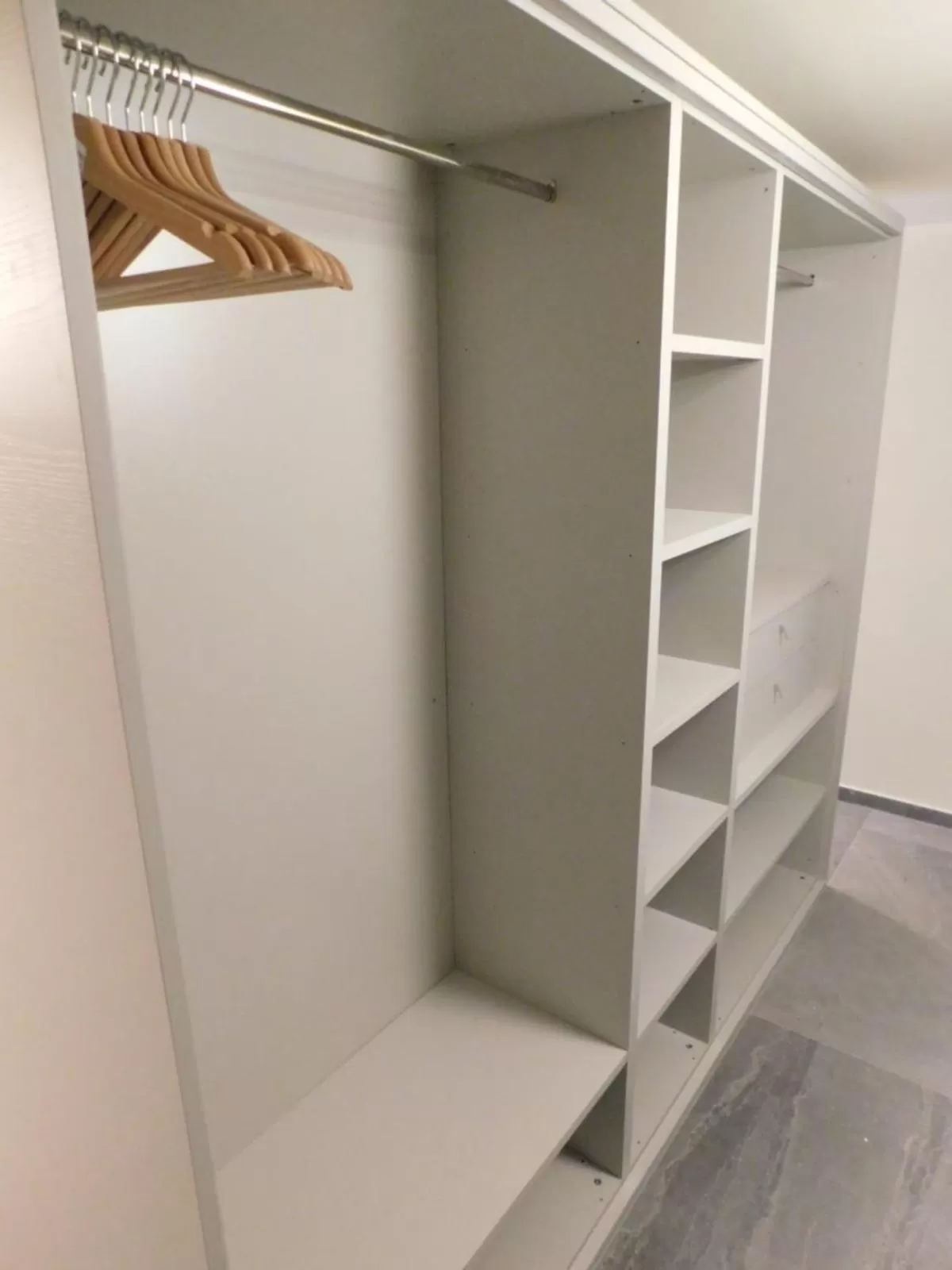 wardrobe in Piumaviola Beds & Apartments