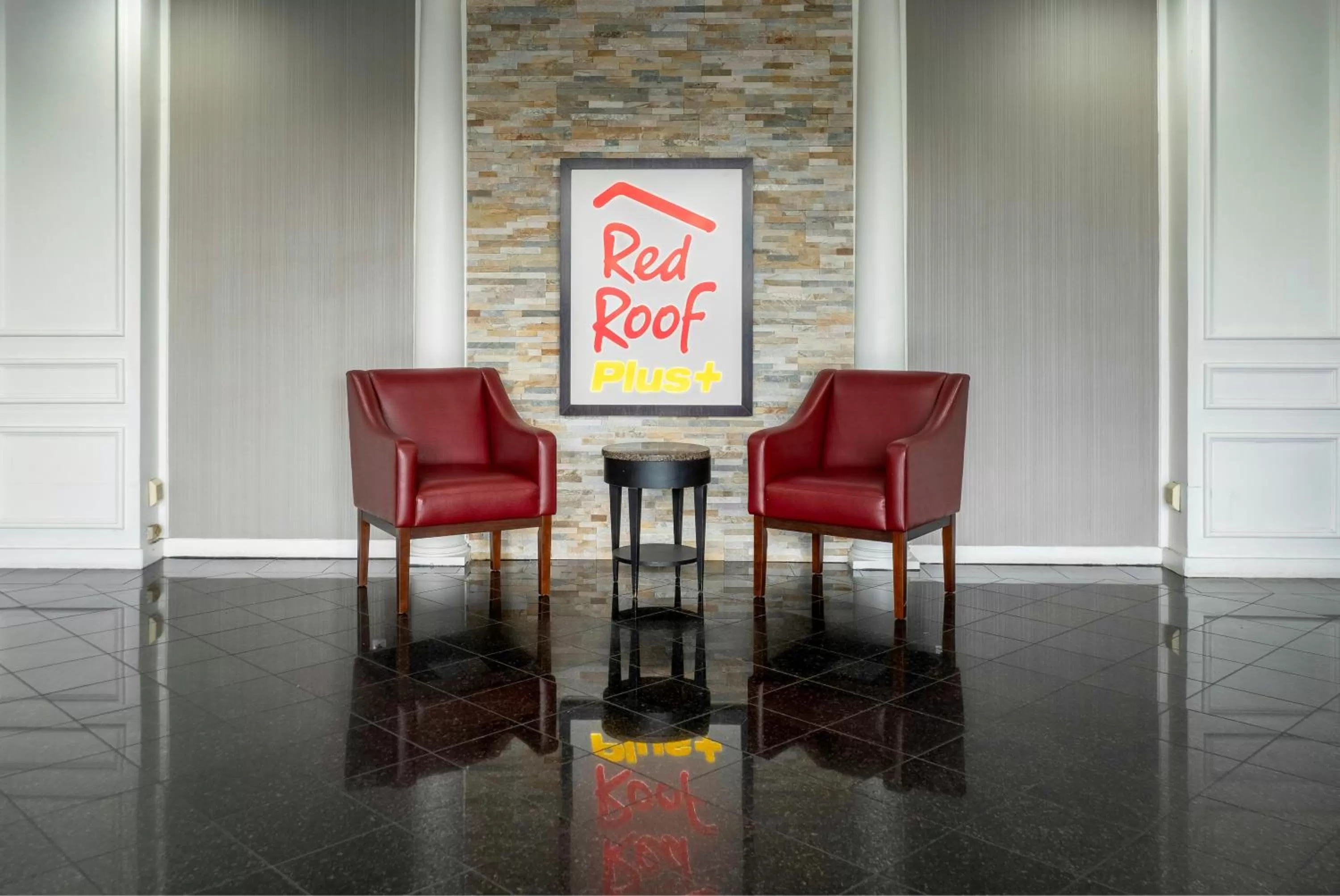 Lobby or reception in Red Roof PLUS Newark Liberty Airport - Carteret