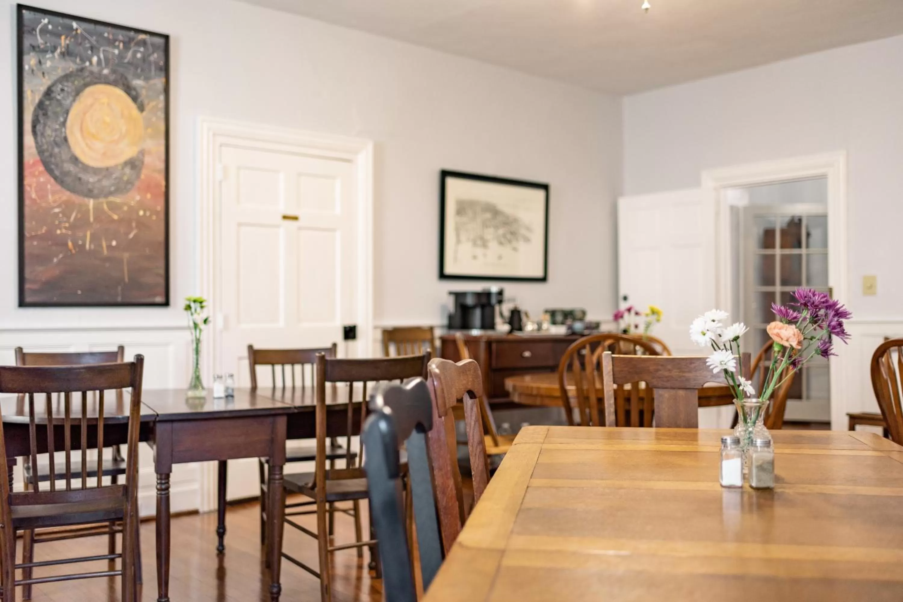 Restaurant/places to eat in Meadows Inn