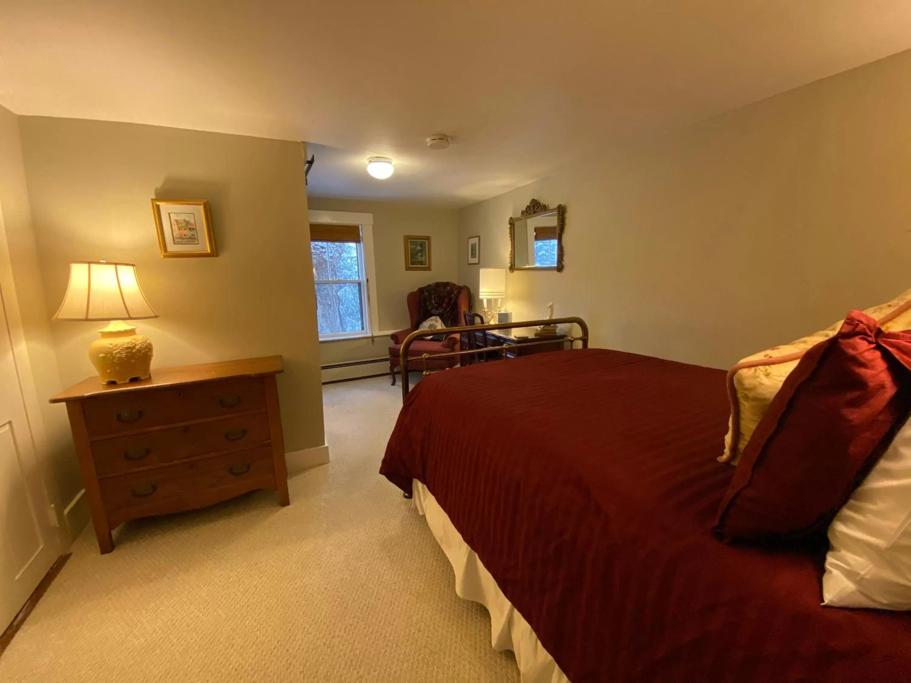 Bed in Follansbee Inn