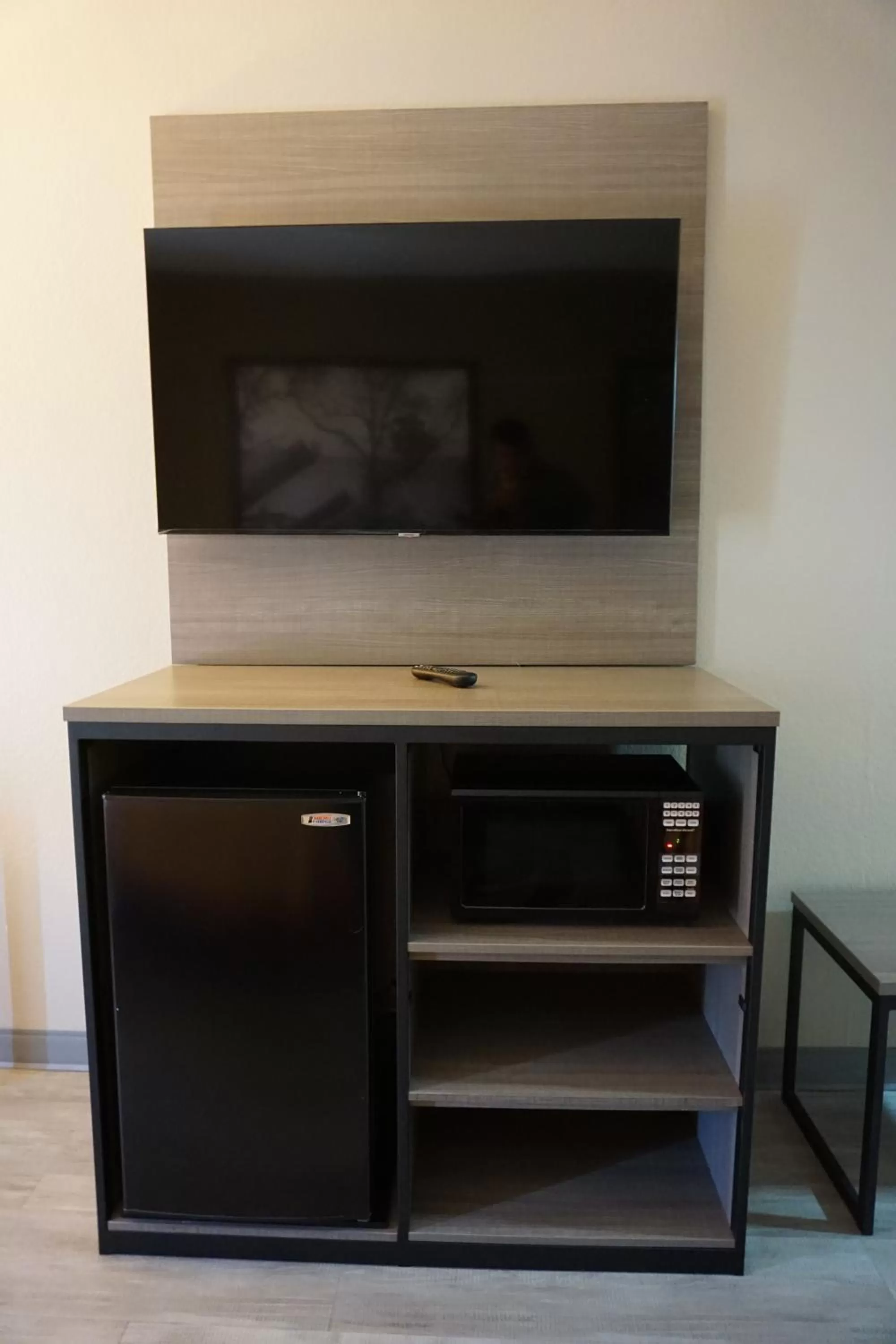 TV and multimedia in Super 8 by Wyndham Pennsville/Wilmington