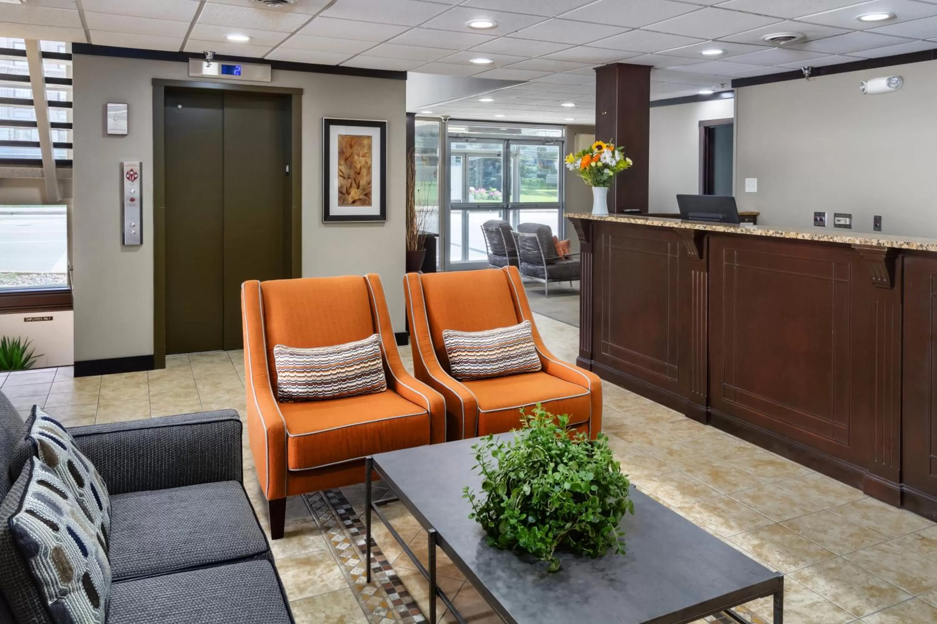 Seating area in Aspen Select