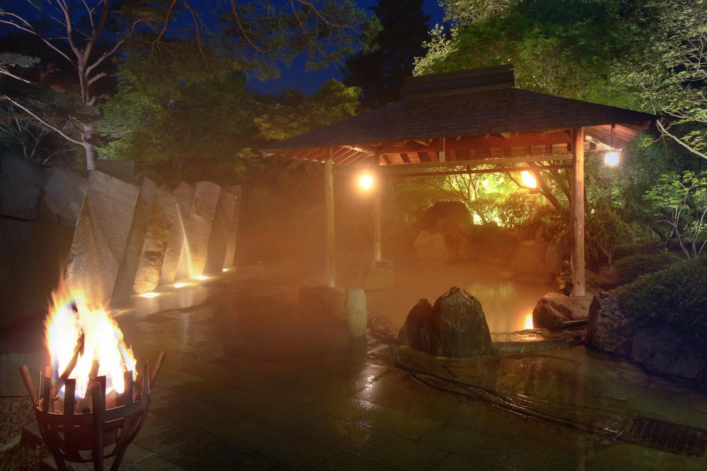 Night, Property Building in Ryokusuitei