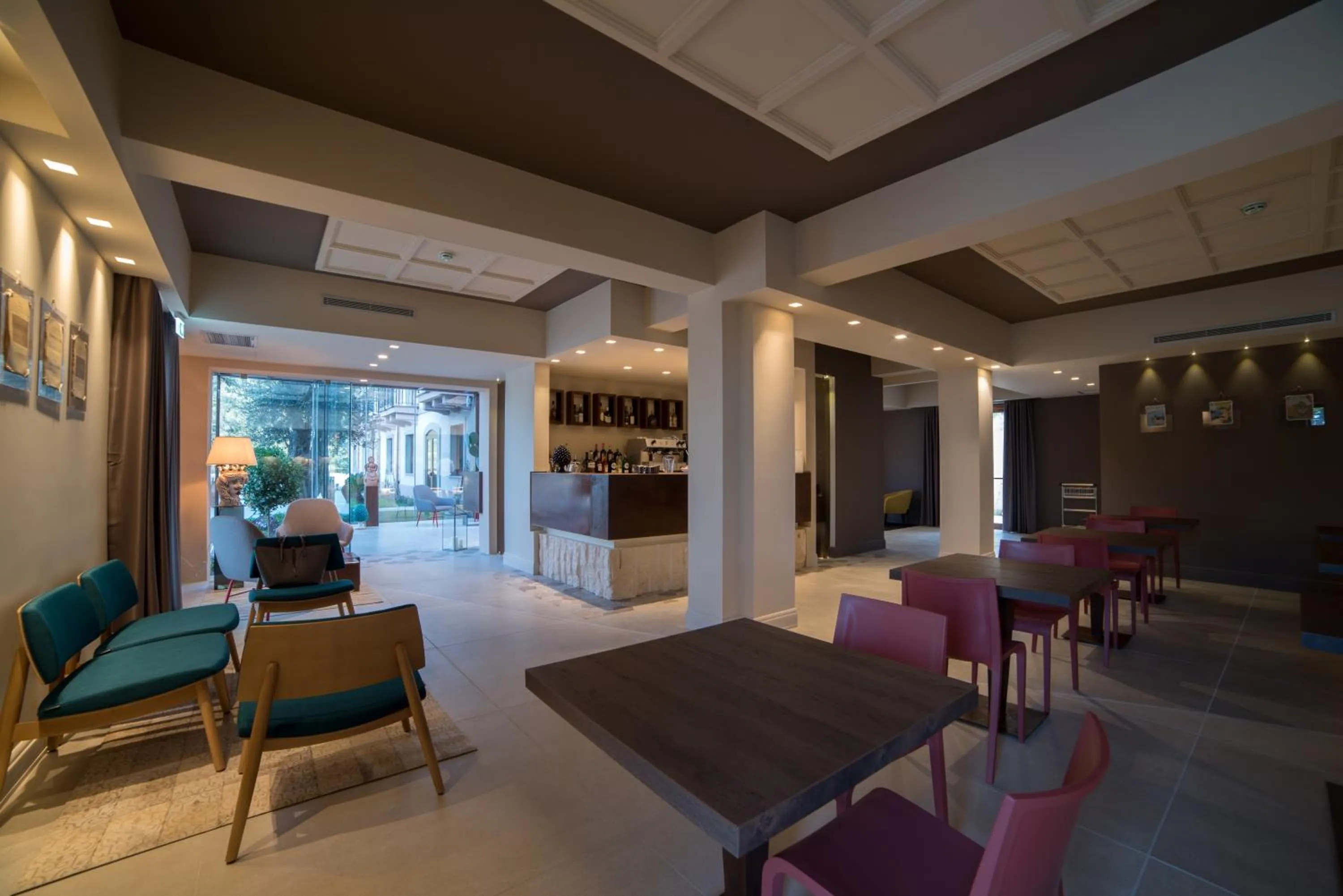 Lounge or bar in Best Western Plus Hotel Terre di Eolo