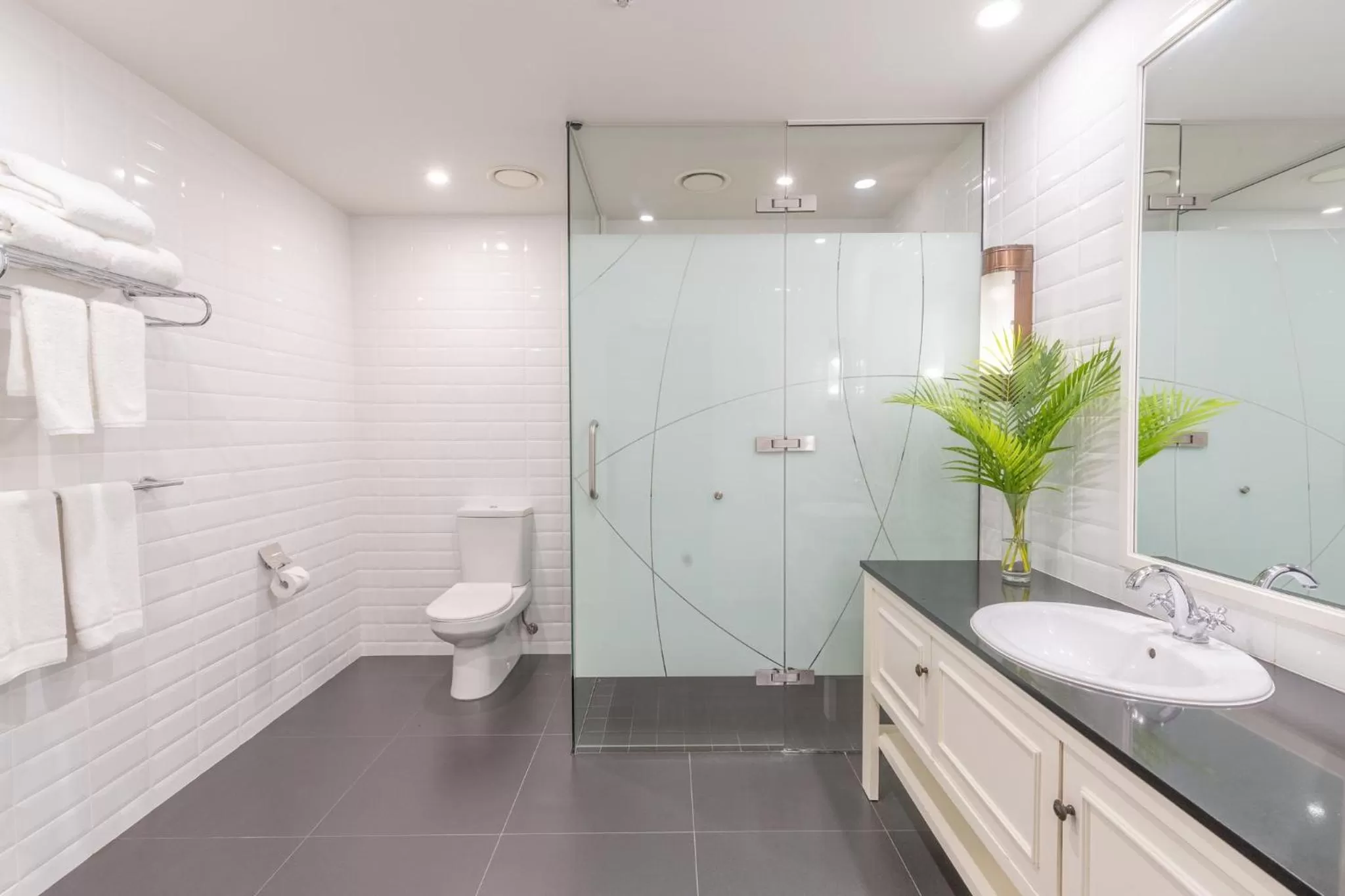 Bathroom in Grand Pacific Hotel