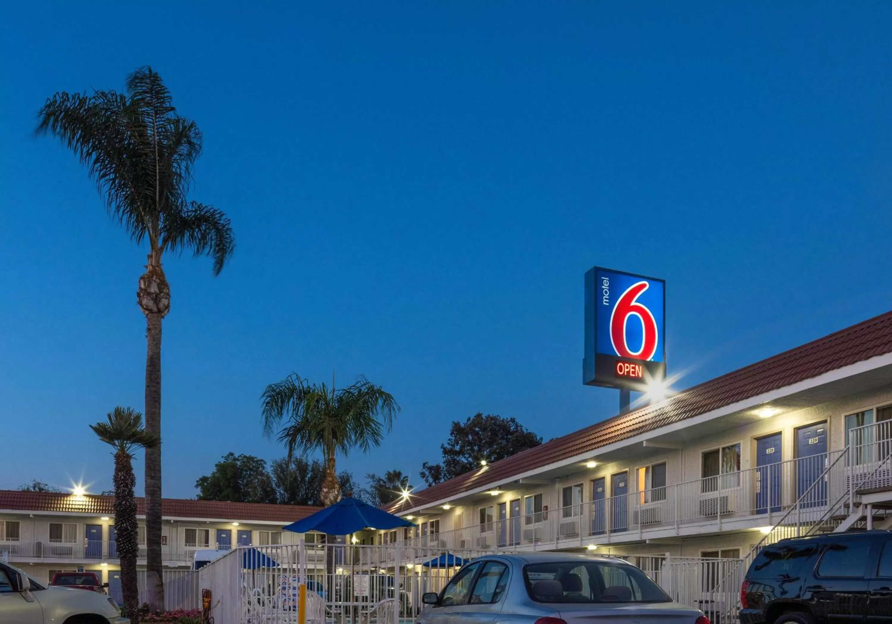 Property Building in Motel 6-Sepulveda, CA - Los Angeles - Van Nuys - North Hills