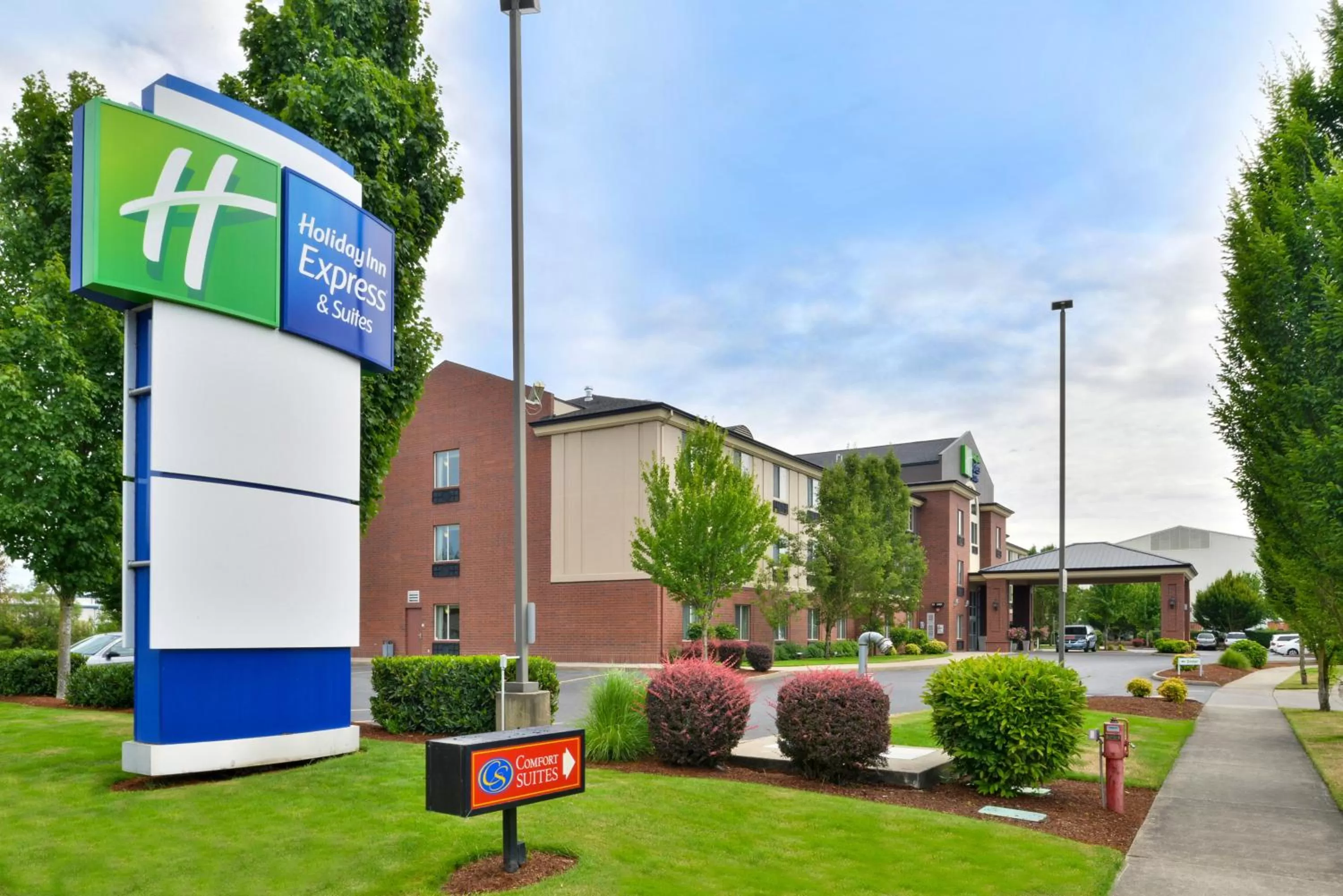 Property building in Holiday Inn Express & Suites Albany by IHG