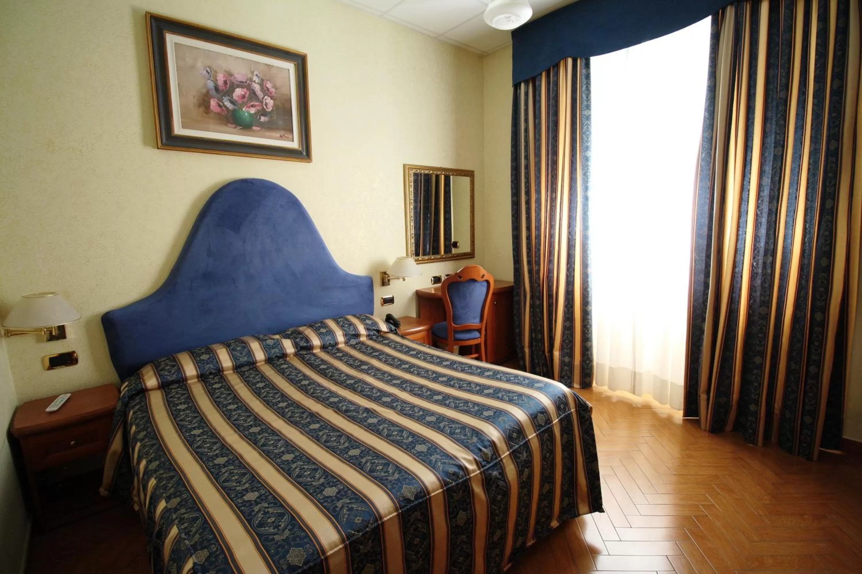 Bed in Hotel Brignole