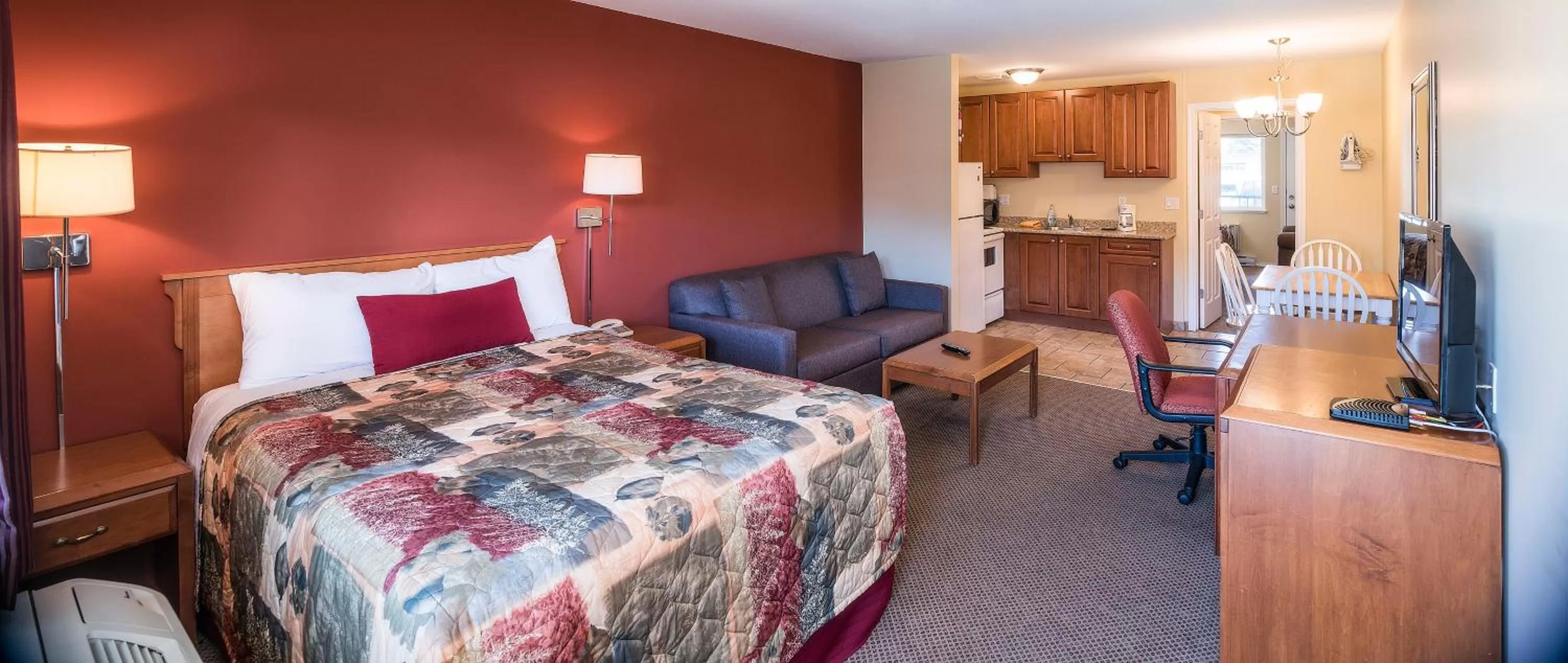 Bed in Sahara Courtyard Inn Penticton