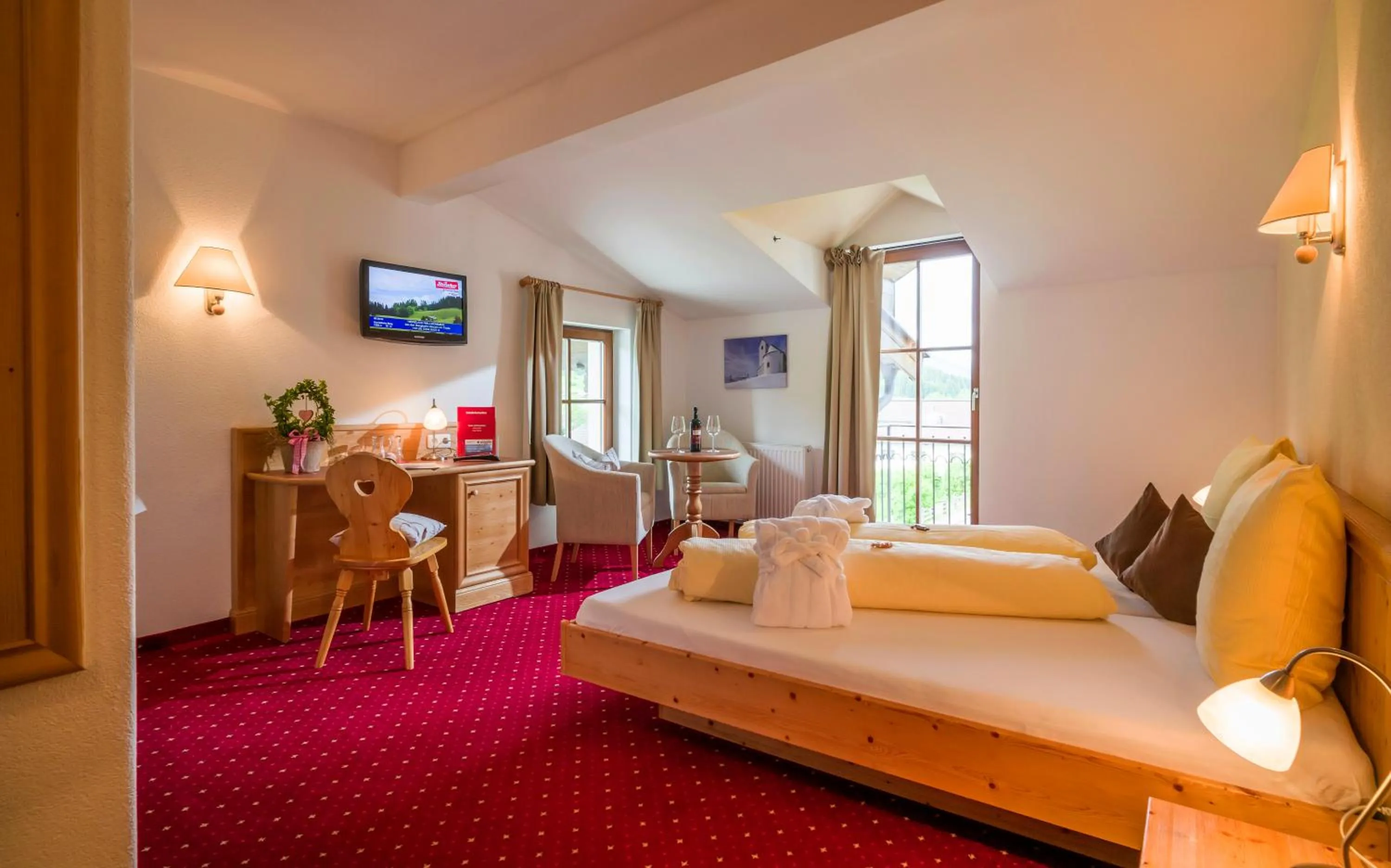 Photo of the whole room, Bed in Hotel Reitlwirt