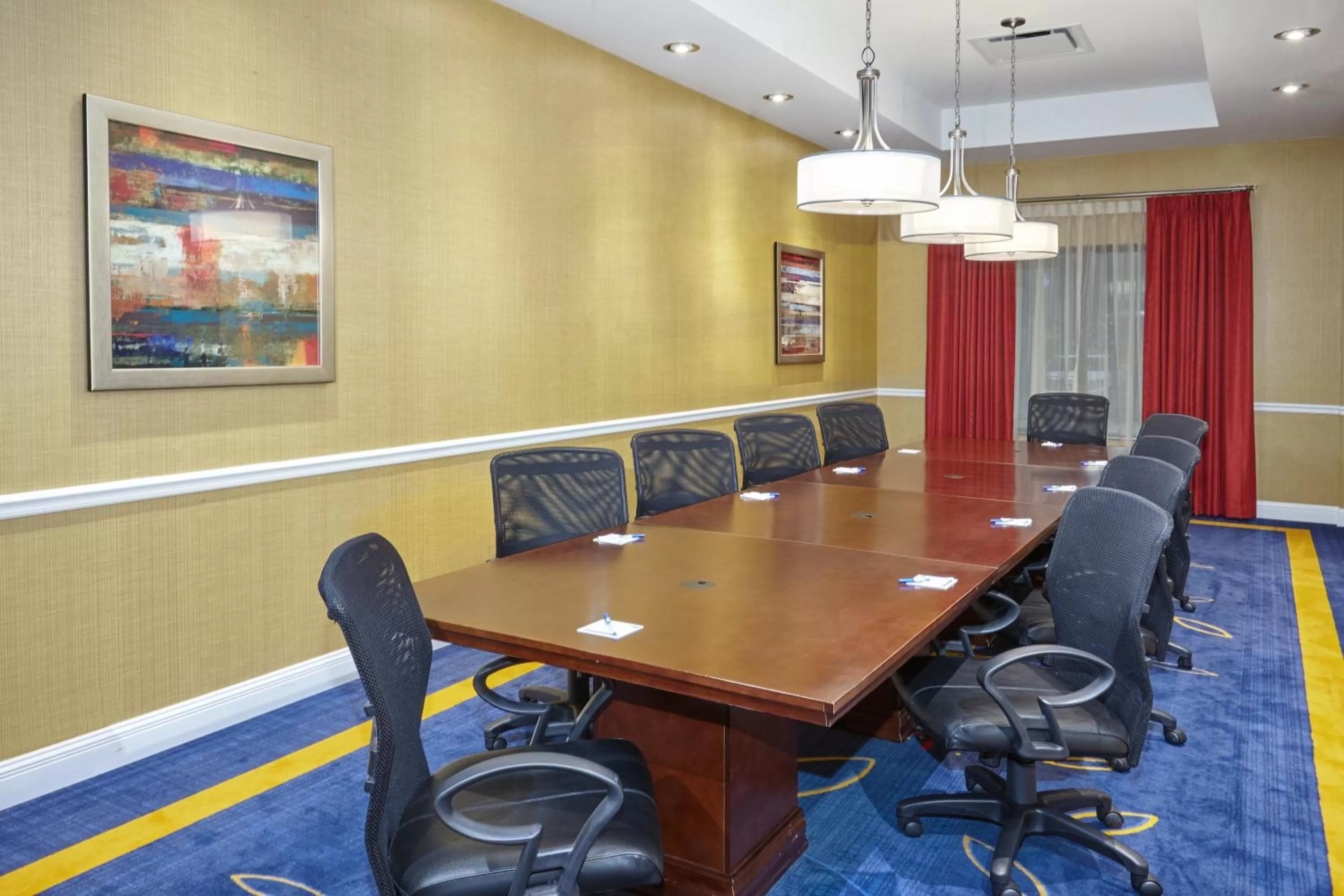 Meeting/conference room in Holiday Inn Express and Suites Columbia University Area by IHG