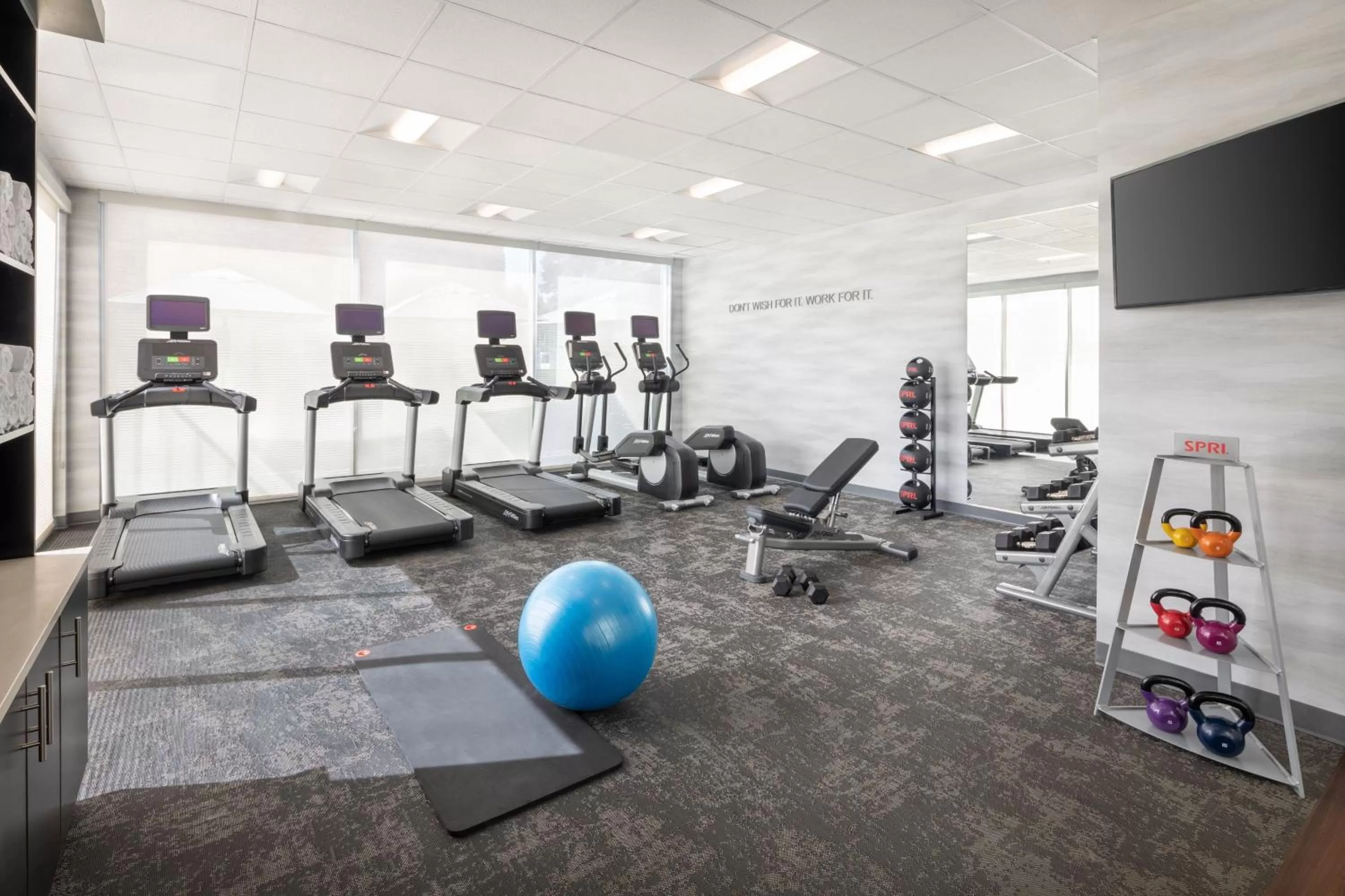 Fitness centre/facilities in Fairfield Inn & Suites by Marriott Fresno North/Shaw Avenue