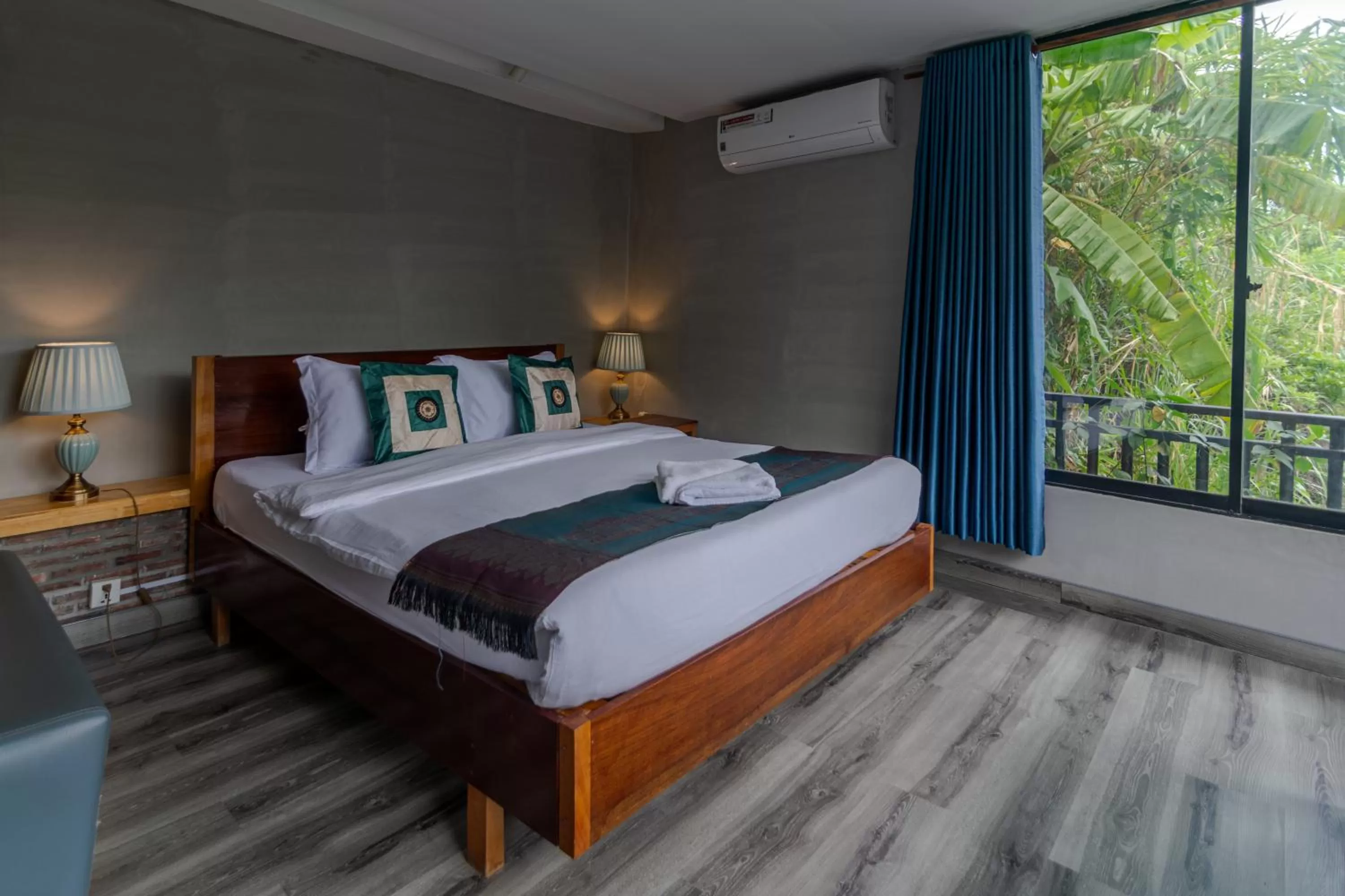 Bed in Samathi Lake Resort