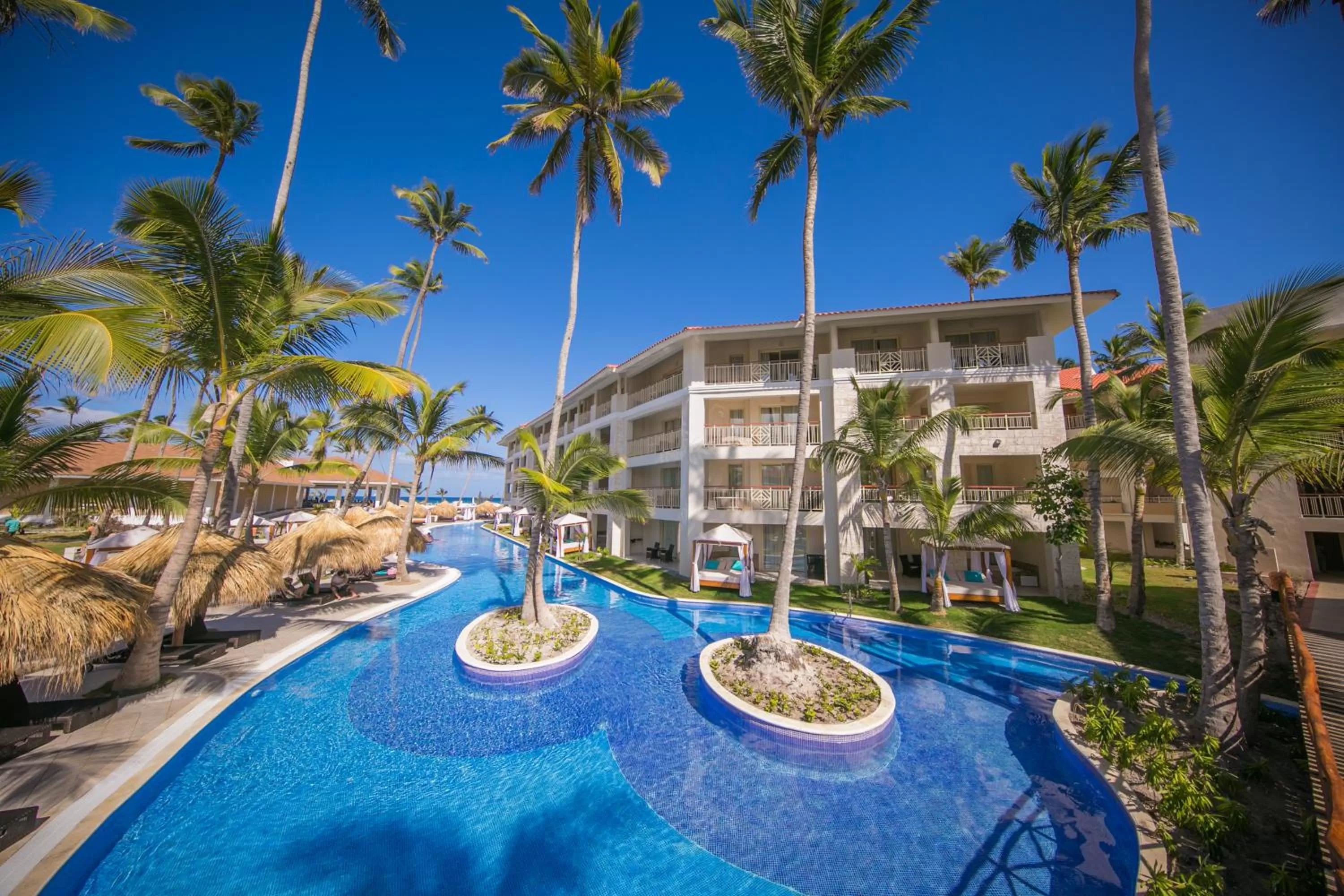 Swimming pool in Majestic Mirage Punta Cana, All Suites – All Inclusive