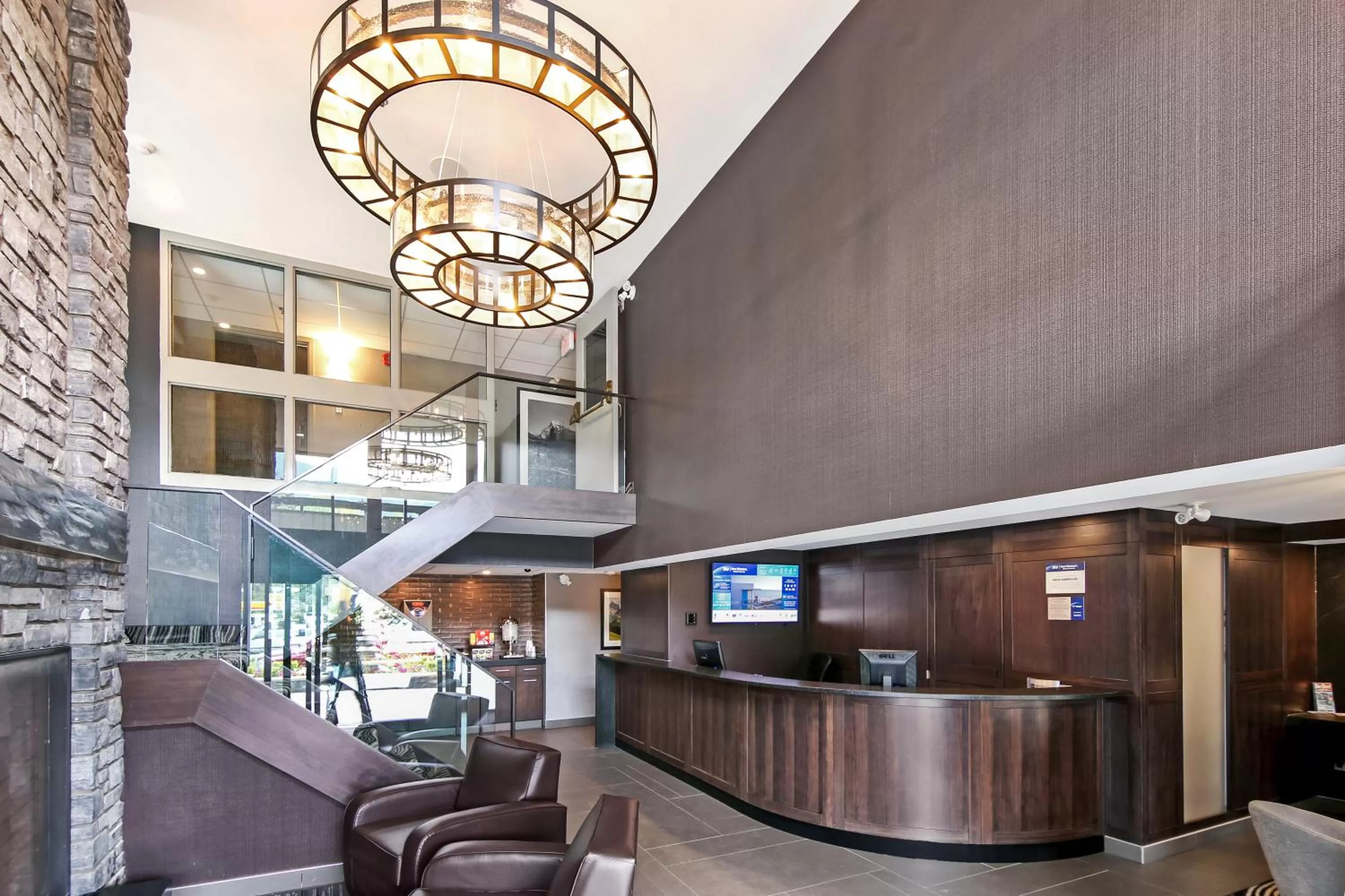 Lobby or reception in Best Western Plus Banff International Lodge