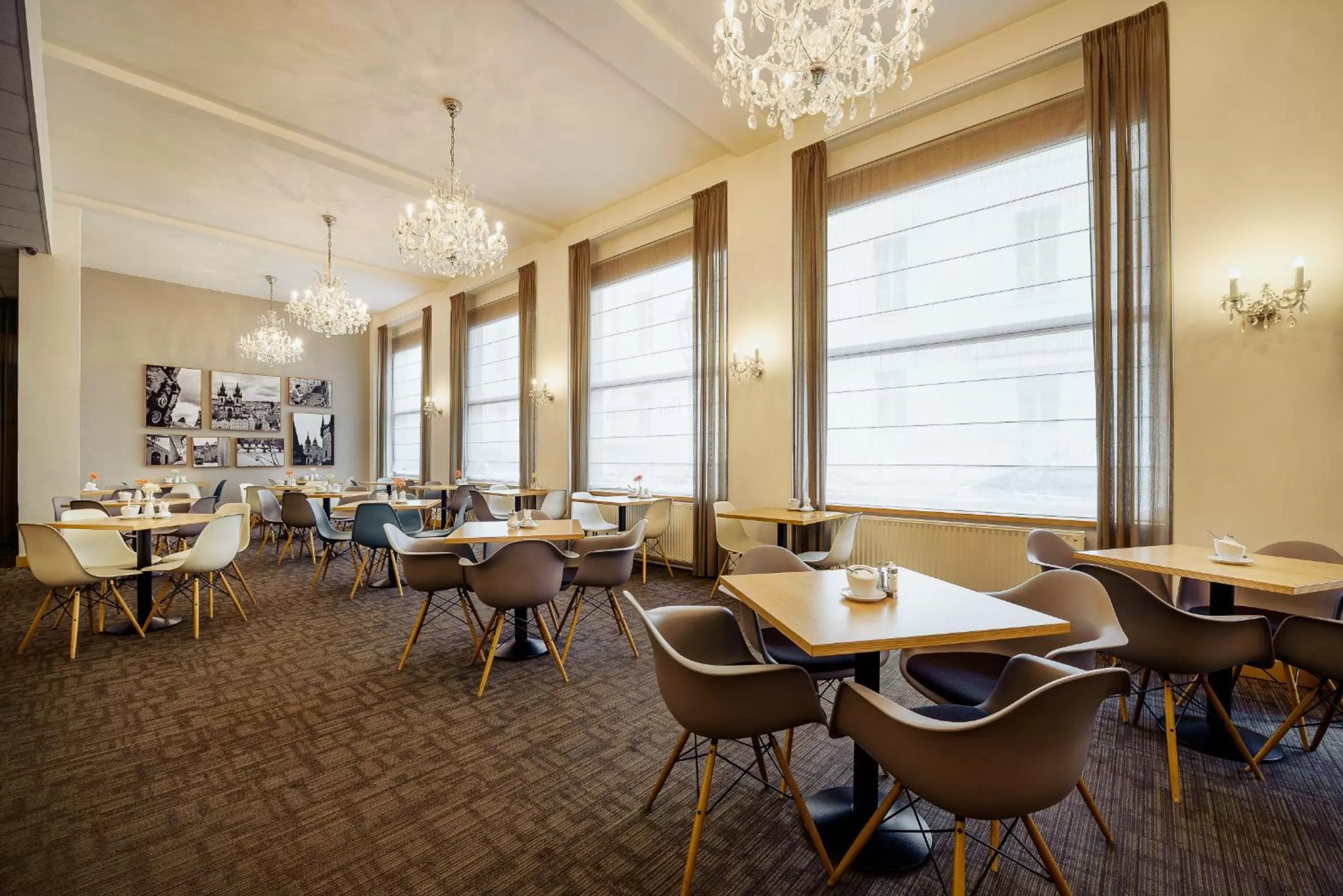 Restaurant/places to eat in Central Hotel Prague