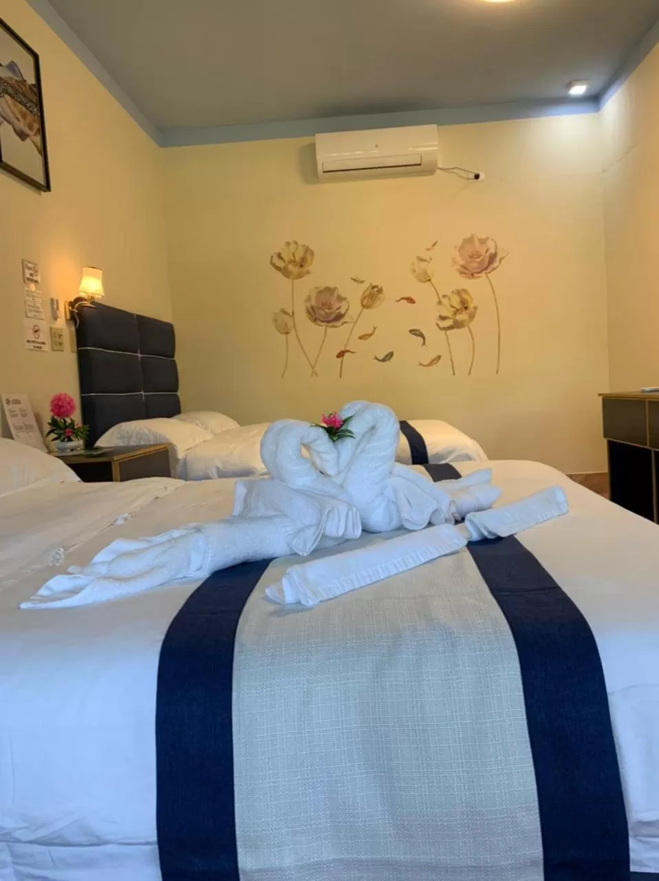 Bed in Sunshine View Hotel and Restaurant