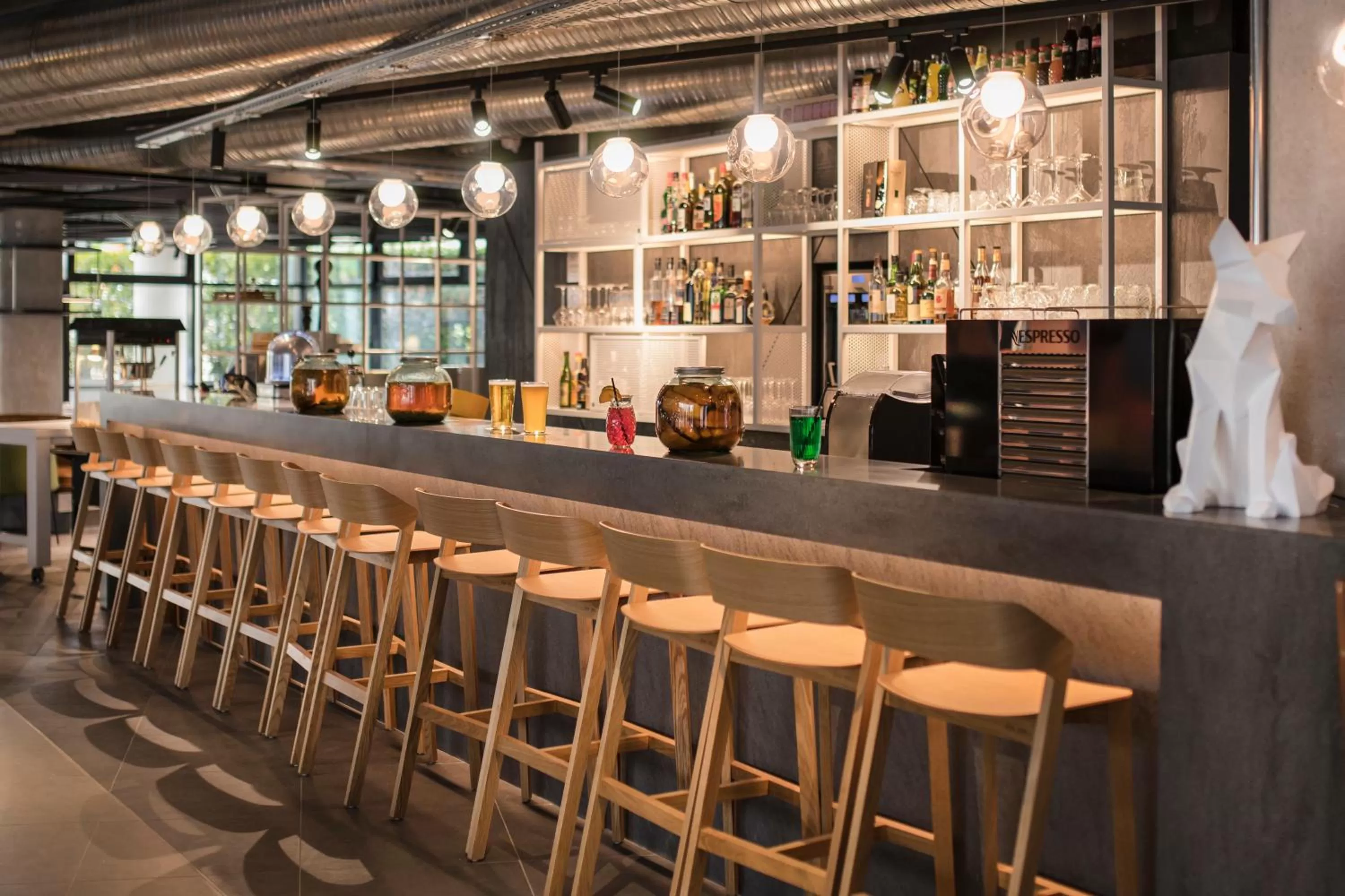 Restaurant/places to eat in Novotel Annecy Centre