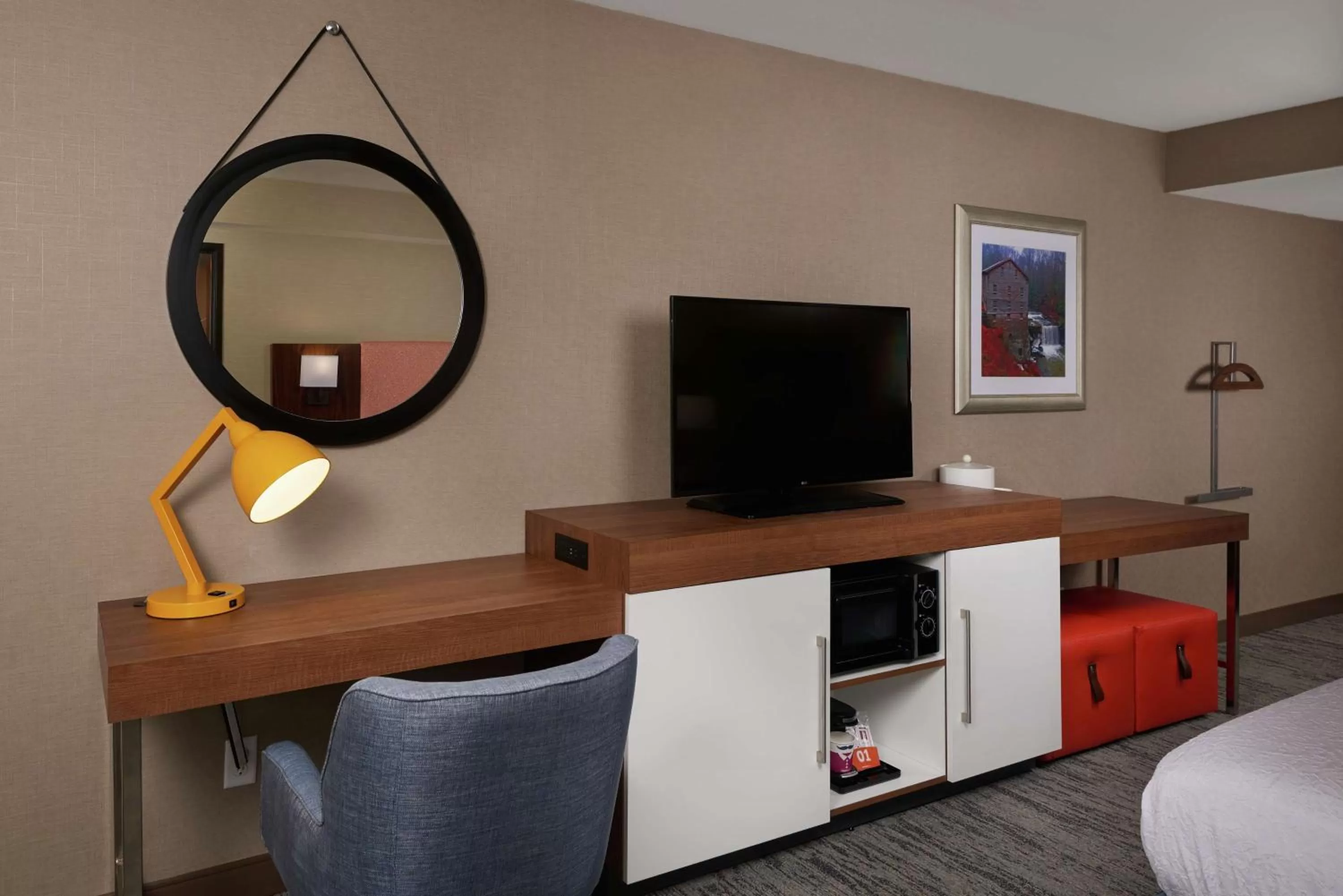 Bedroom in Hampton Inn by Hilton Youngstown-West I-80