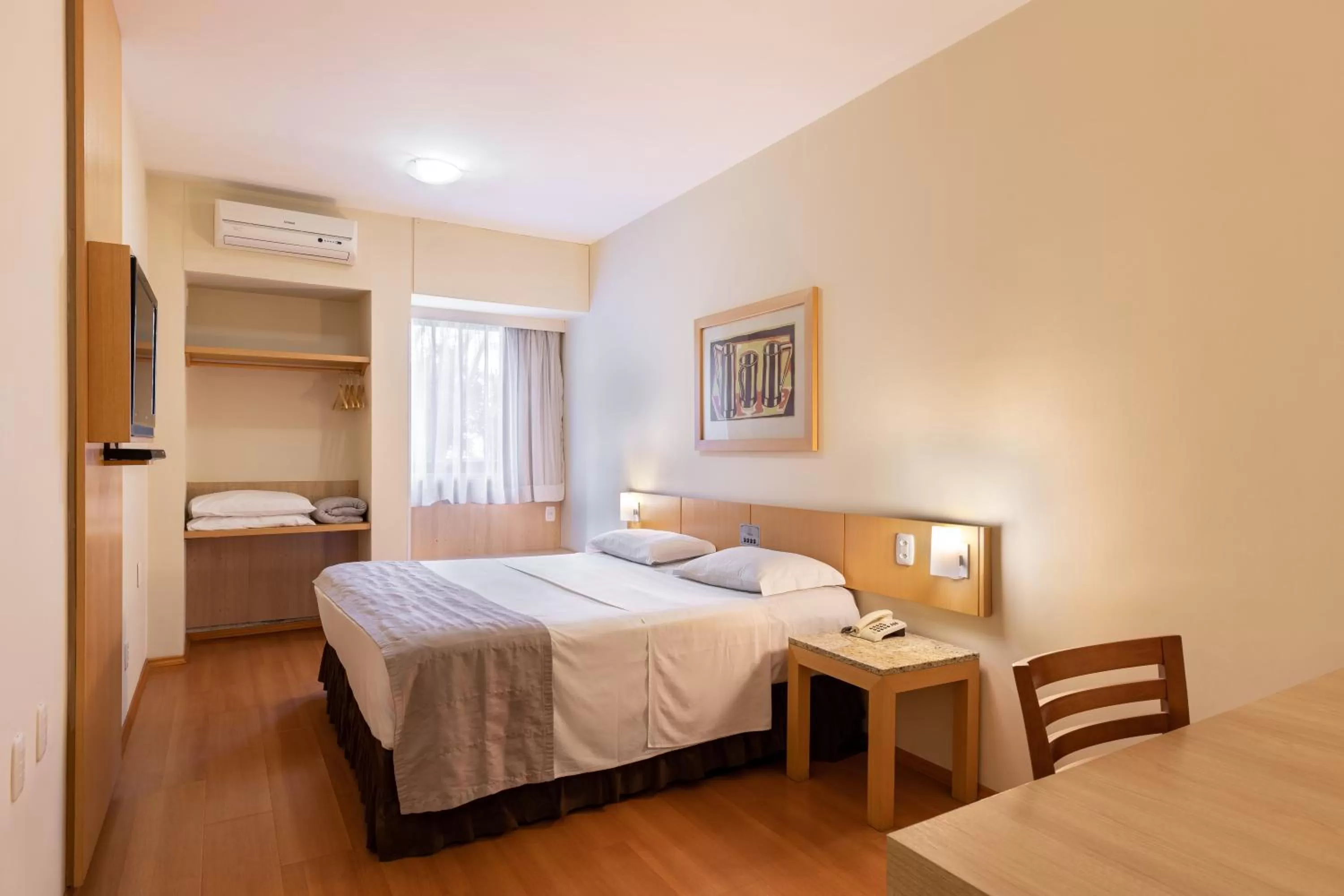 Bed in Hotel Crystal