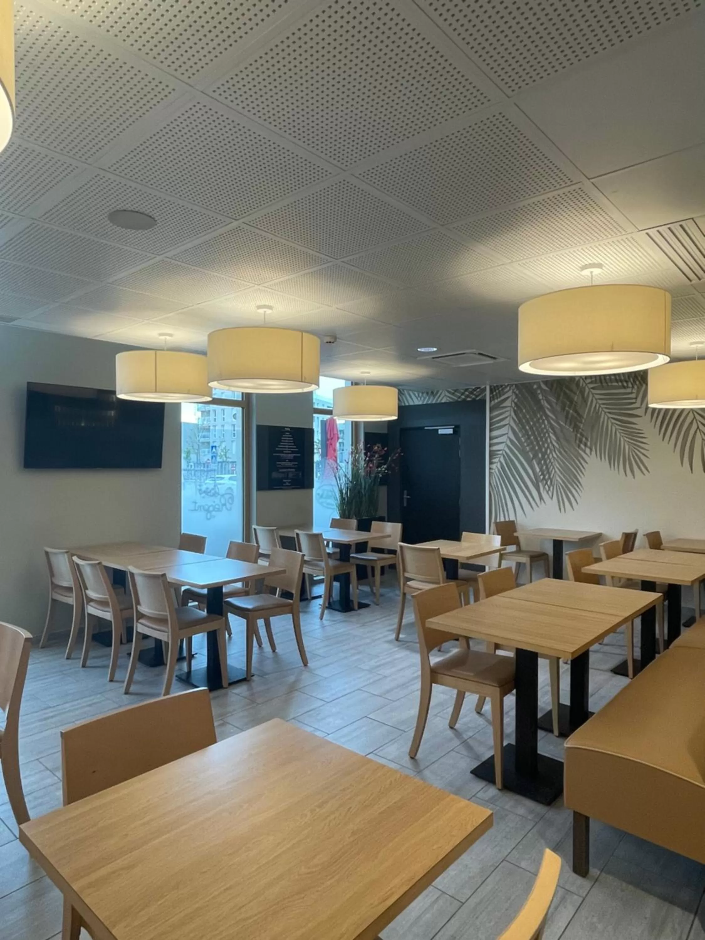 Breakfast in The Originals Boutique Hôtel Amiens Sud