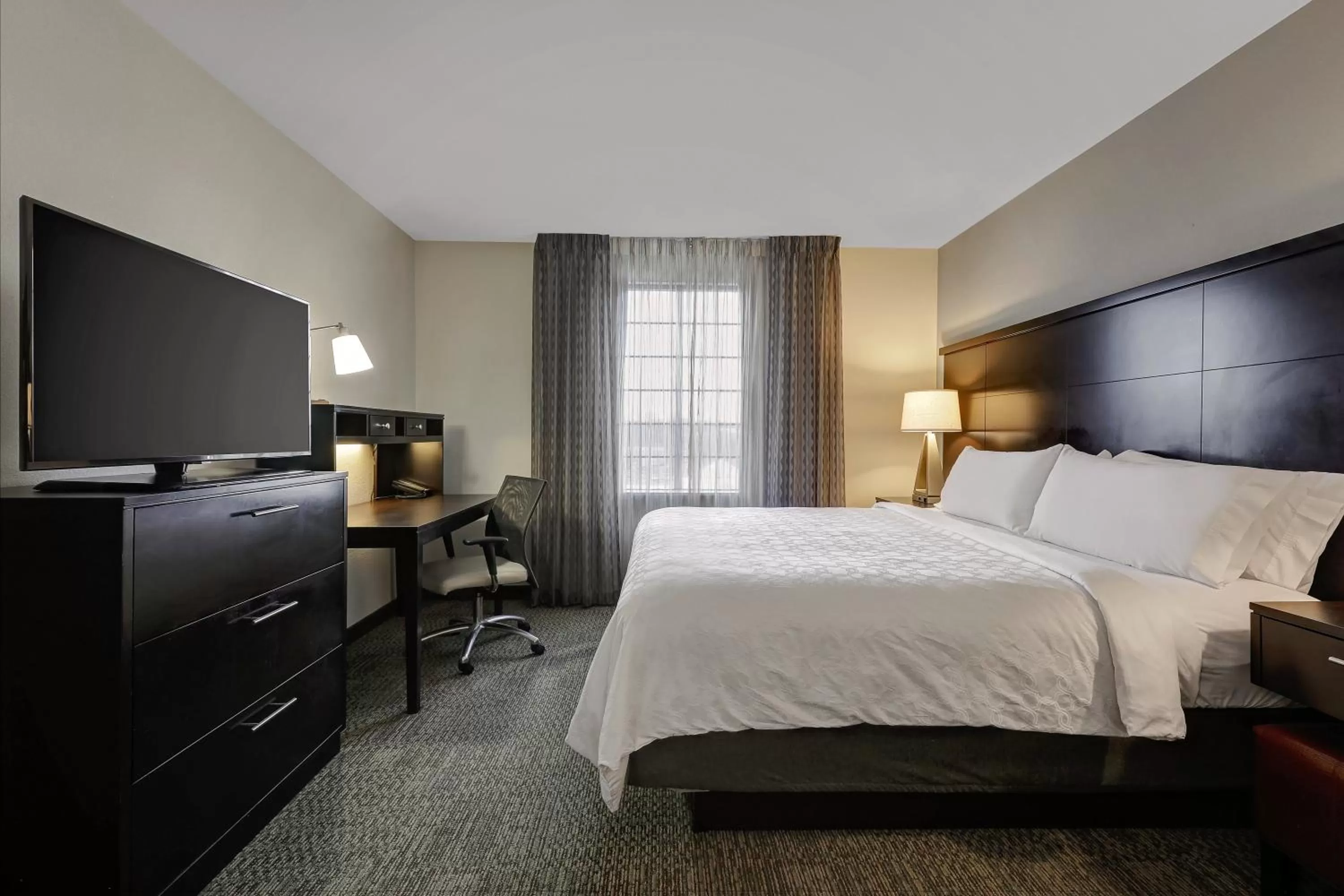 Photo of the whole room, Bed in Staybridge Suites Washington D.C. - Greenbelt by IHG