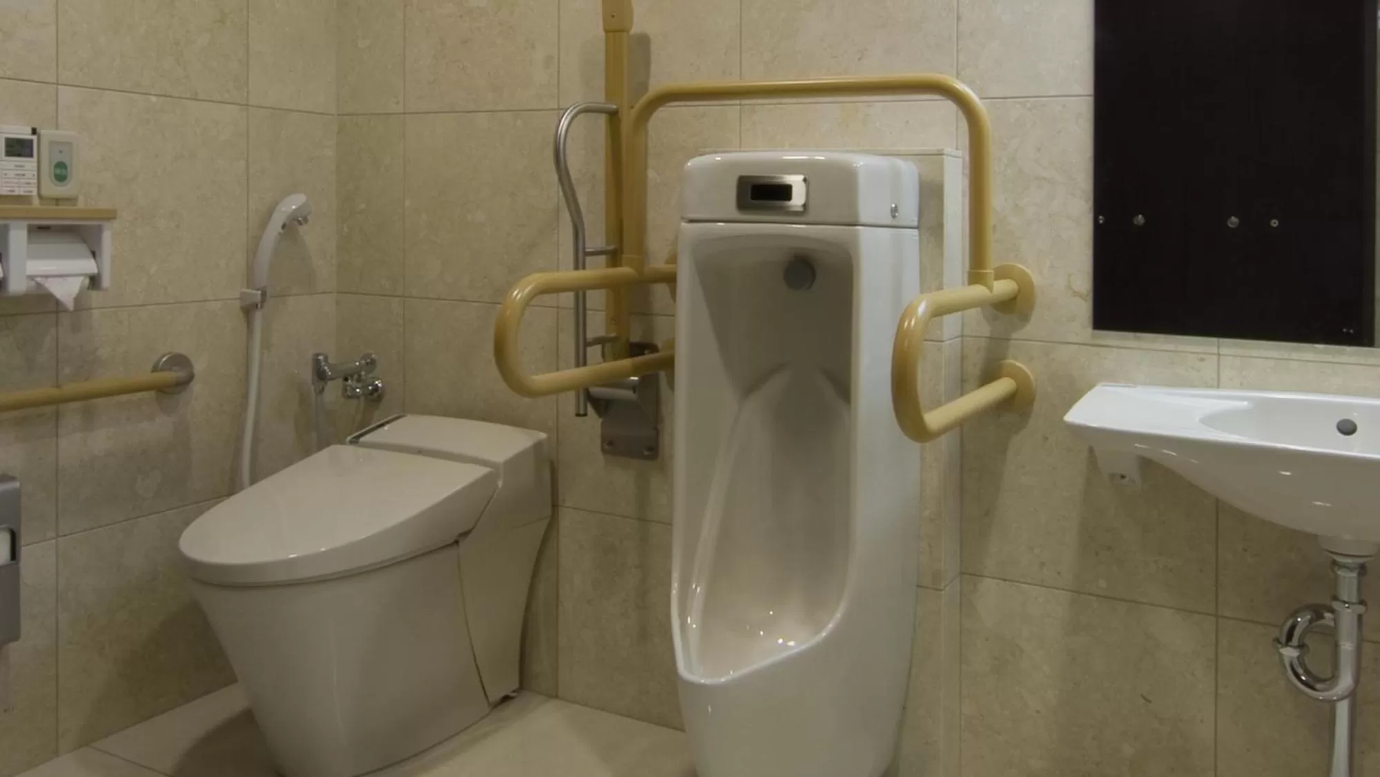 Bathroom in Toyoko Inn Gifu-hashima-eki Shinkansen Minami-guchi