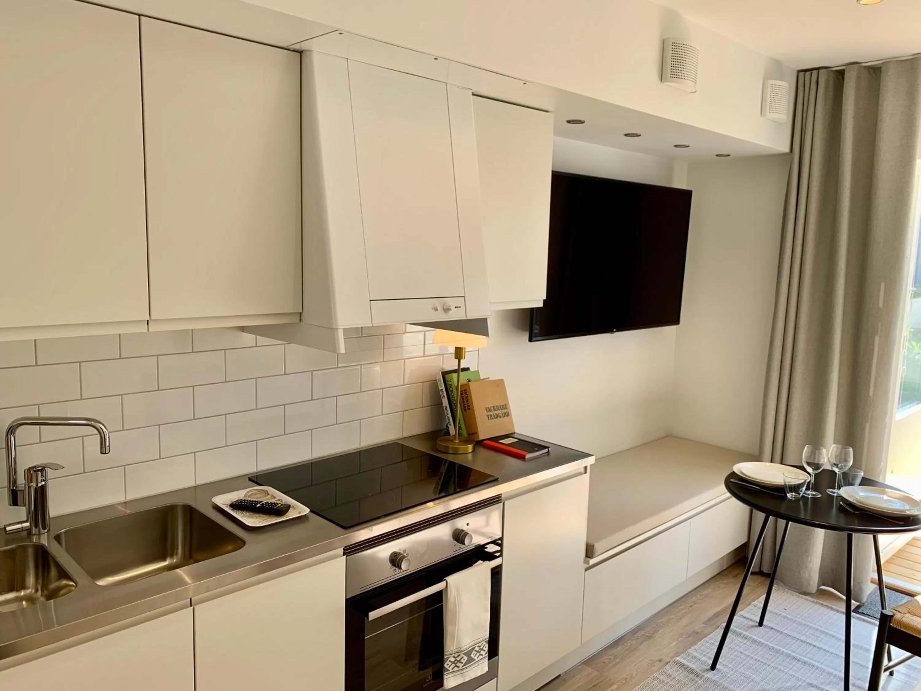 Kitchen or kitchenette in Easy Livin' Apartment Hotel