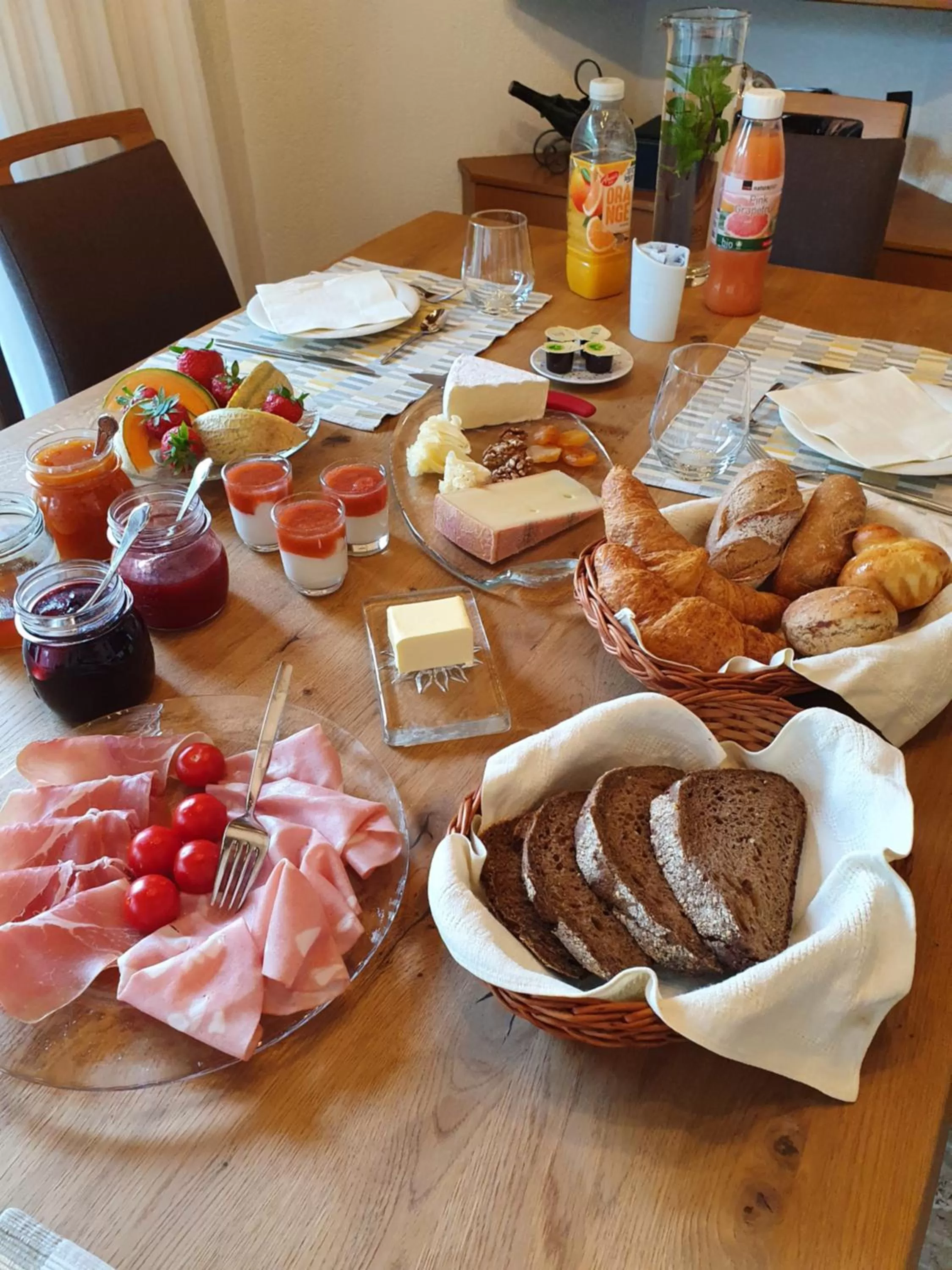 Breakfast in BnB im Grossacker