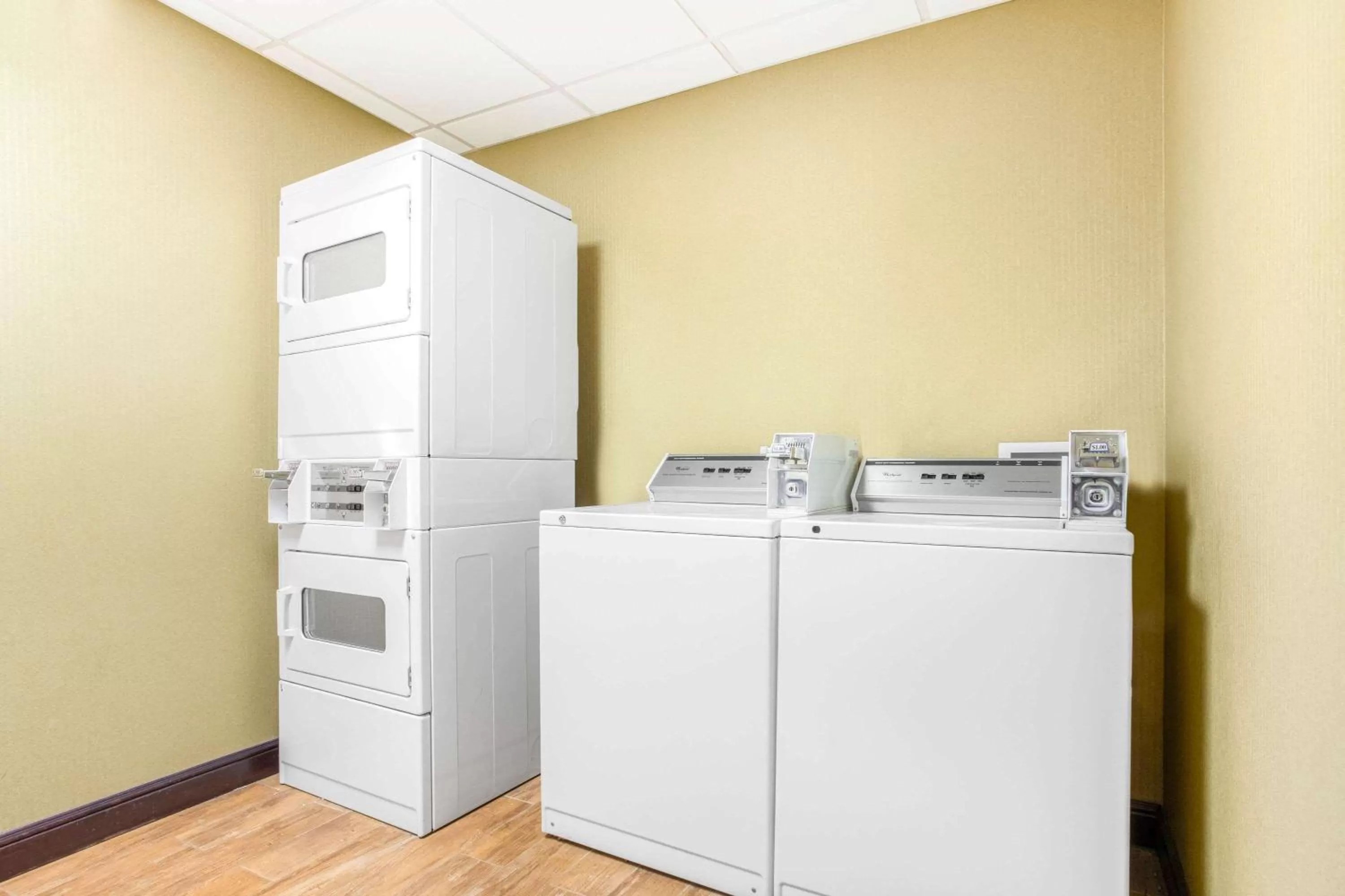 laundry in La Quinta by Wyndham Ennis