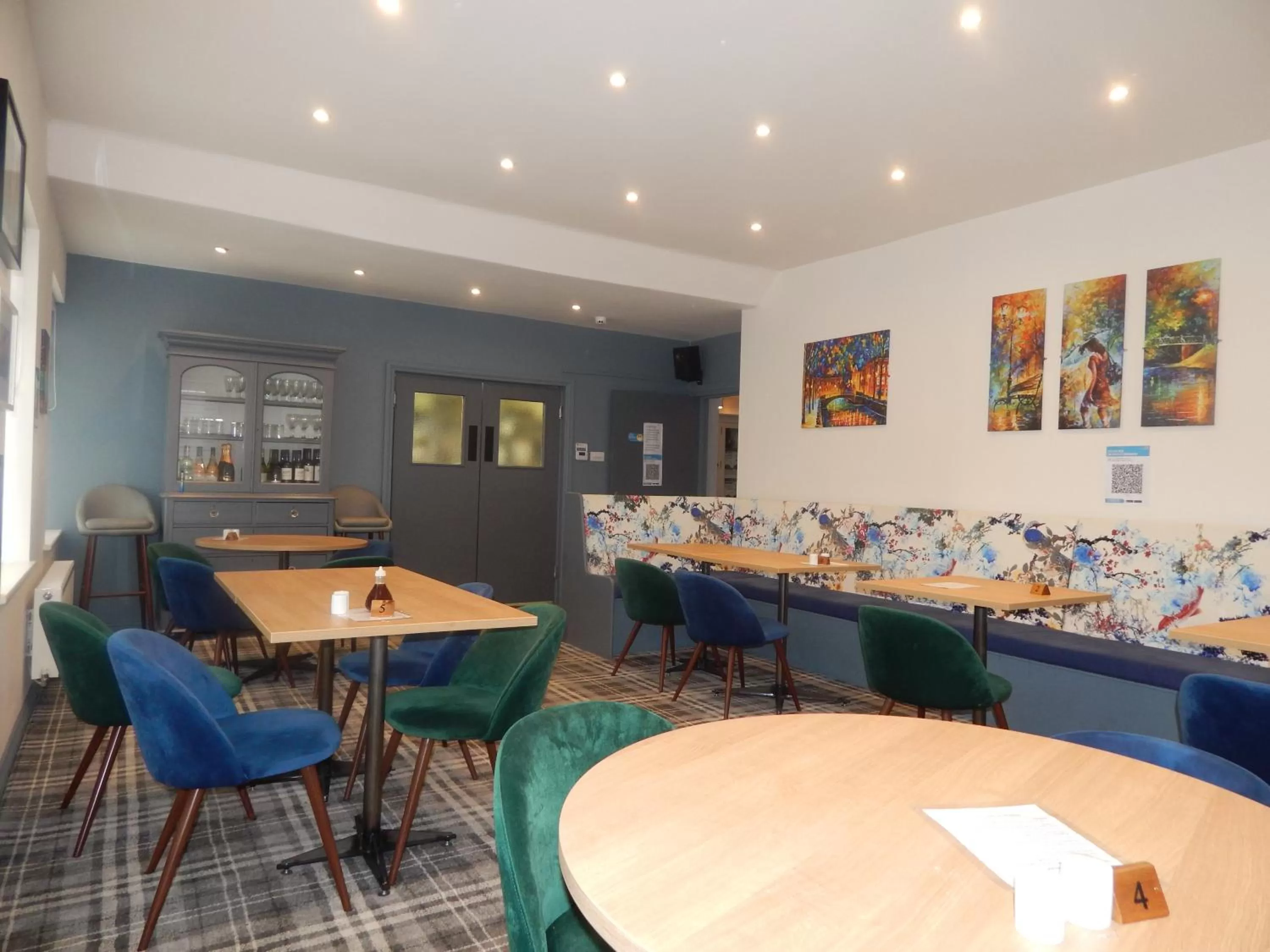 Restaurant/places to eat in The Saxon Inn