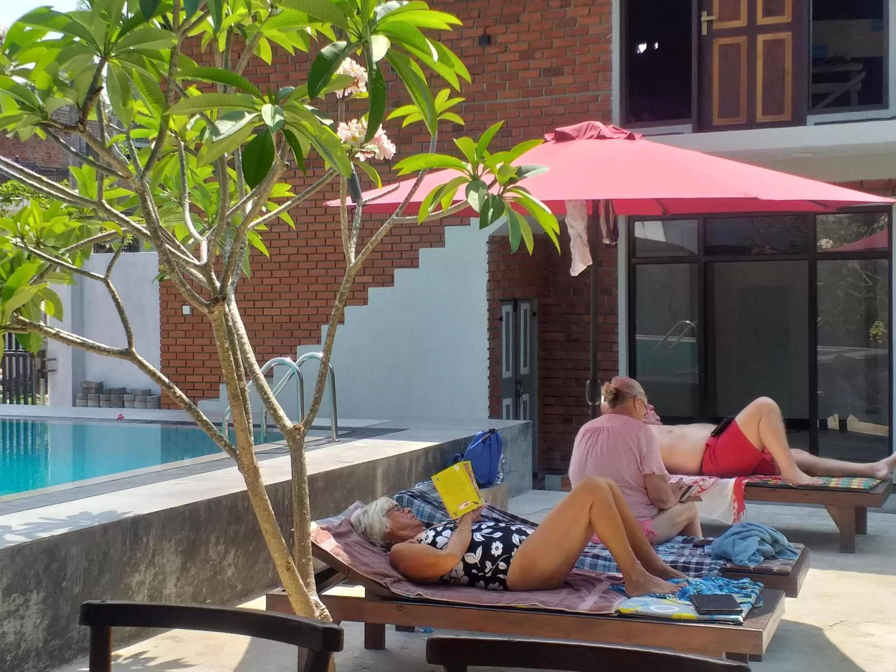 People, Swimming Pool in Green Wood Villa Negombo