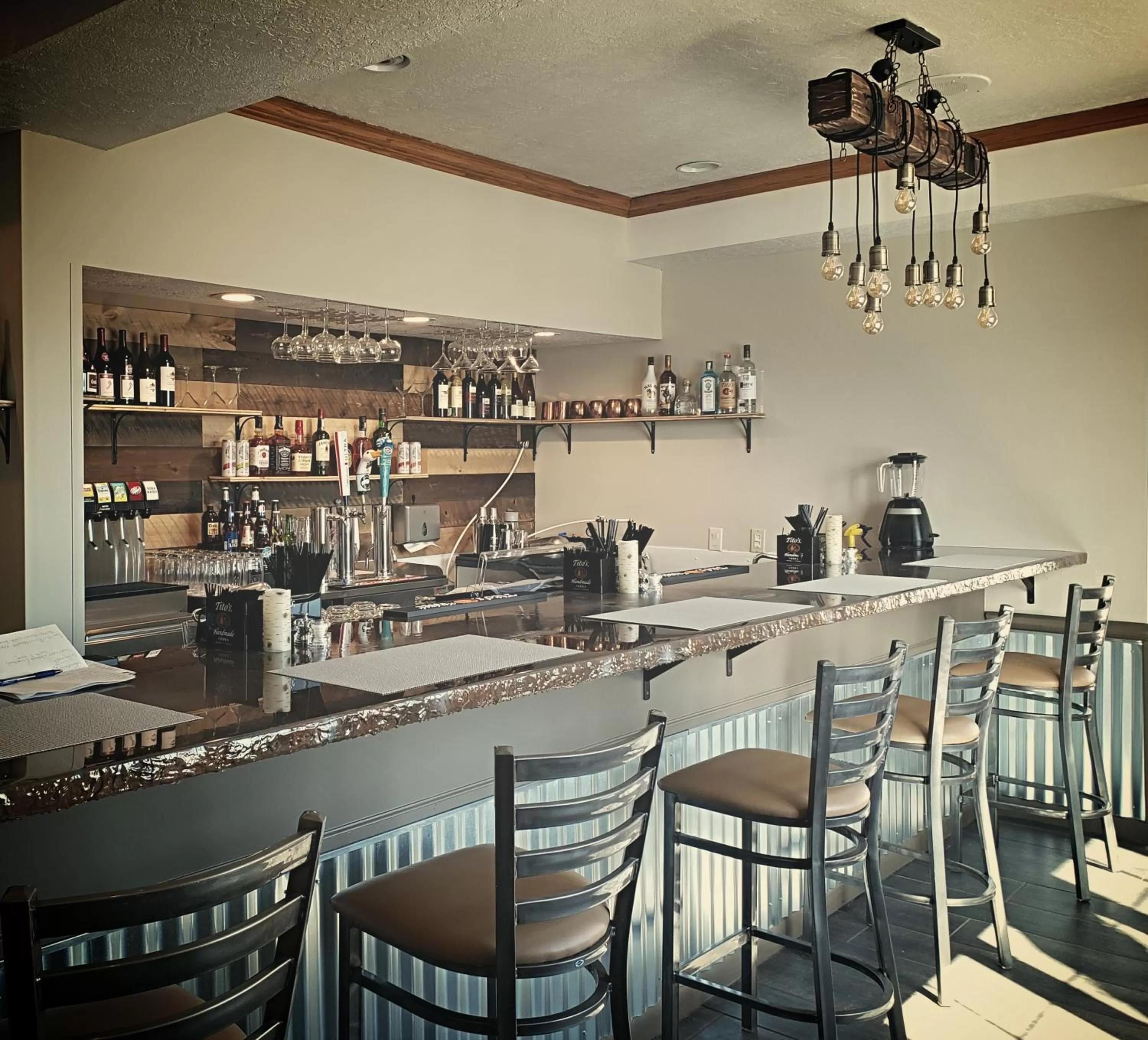 Restaurant/places to eat, Lounge/Bar in Mojave Edge