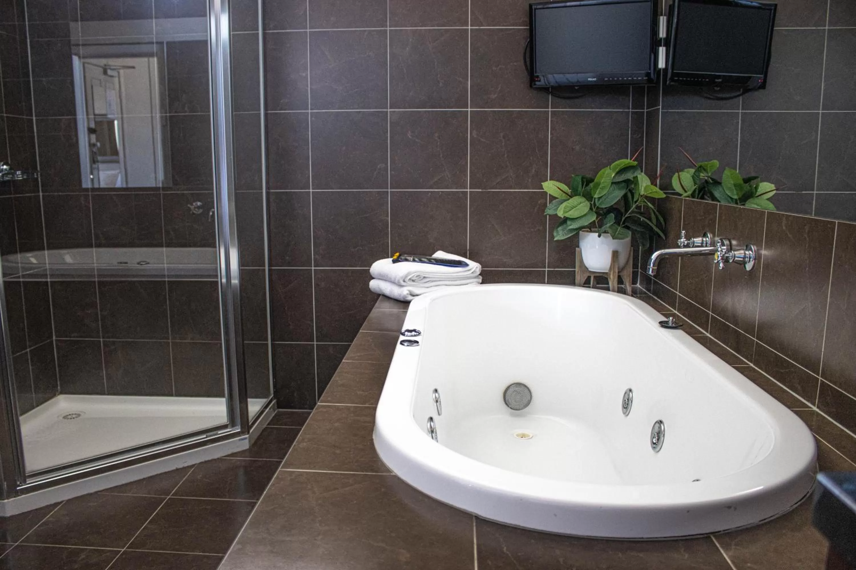 Spa and wellness centre/facilities in Oscars Hotel and Cafe Bar