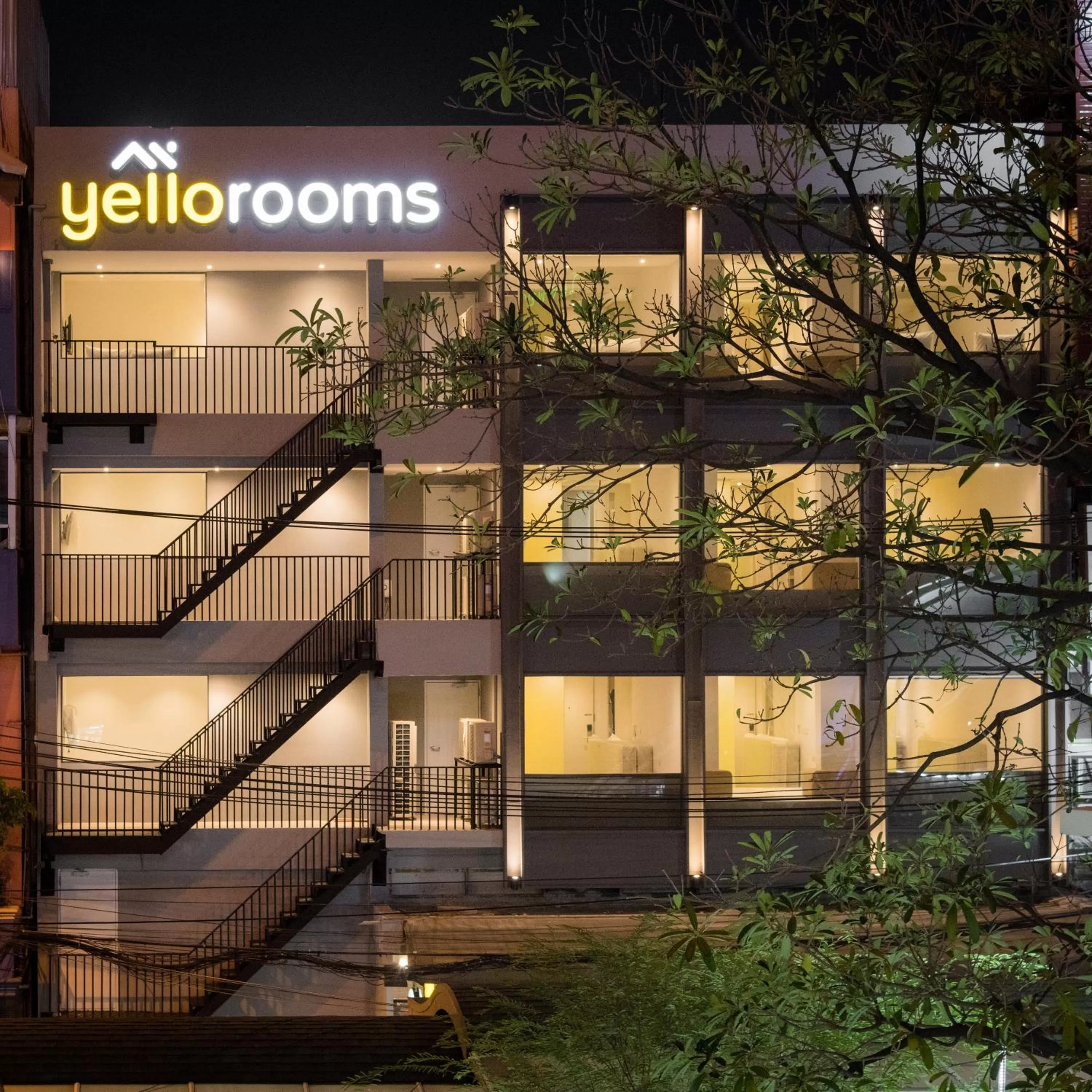 Facade/entrance in Yello Rooms Hotel Victory Monument