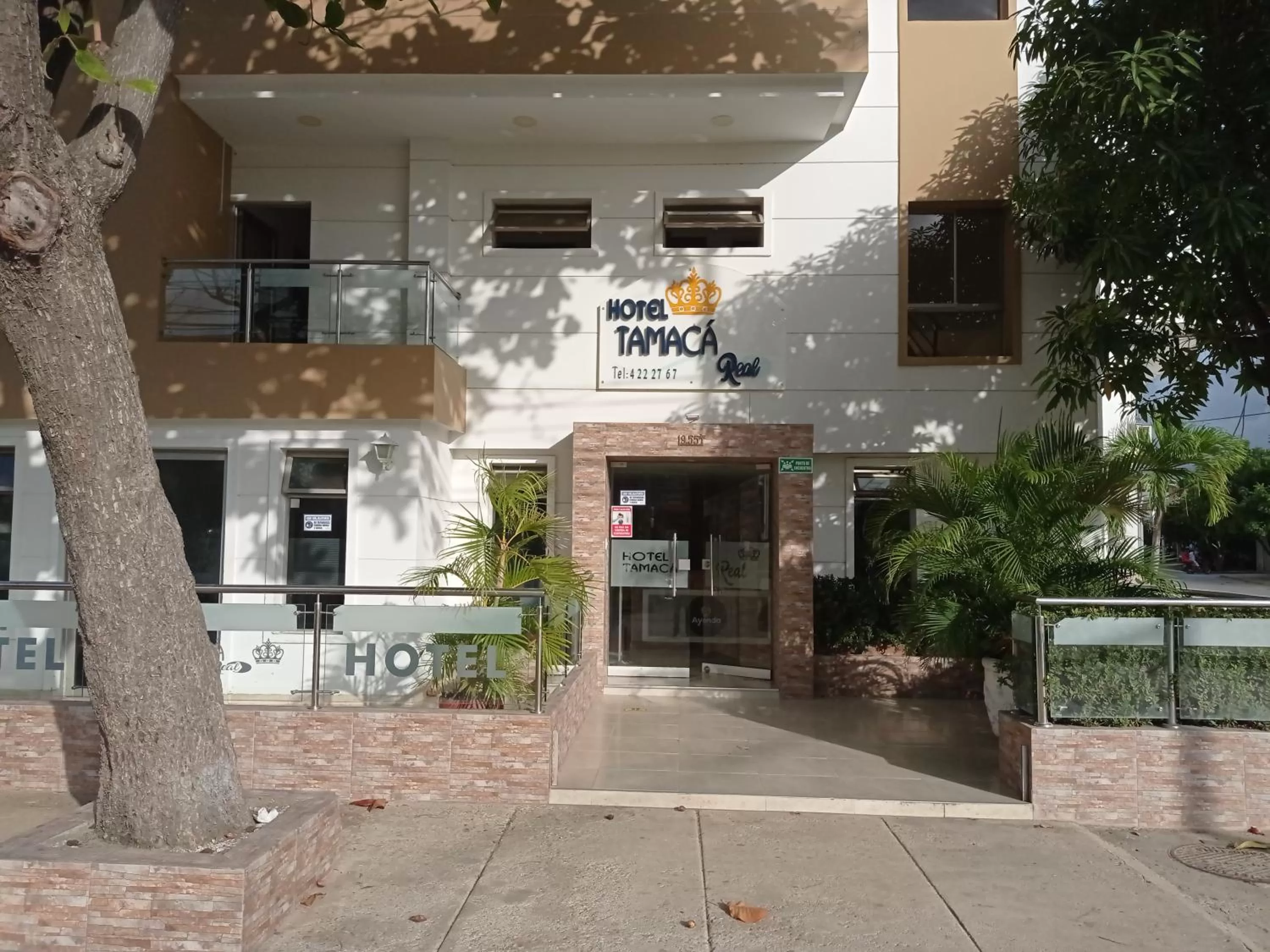 Facade/entrance in Hotel Tamaca Real