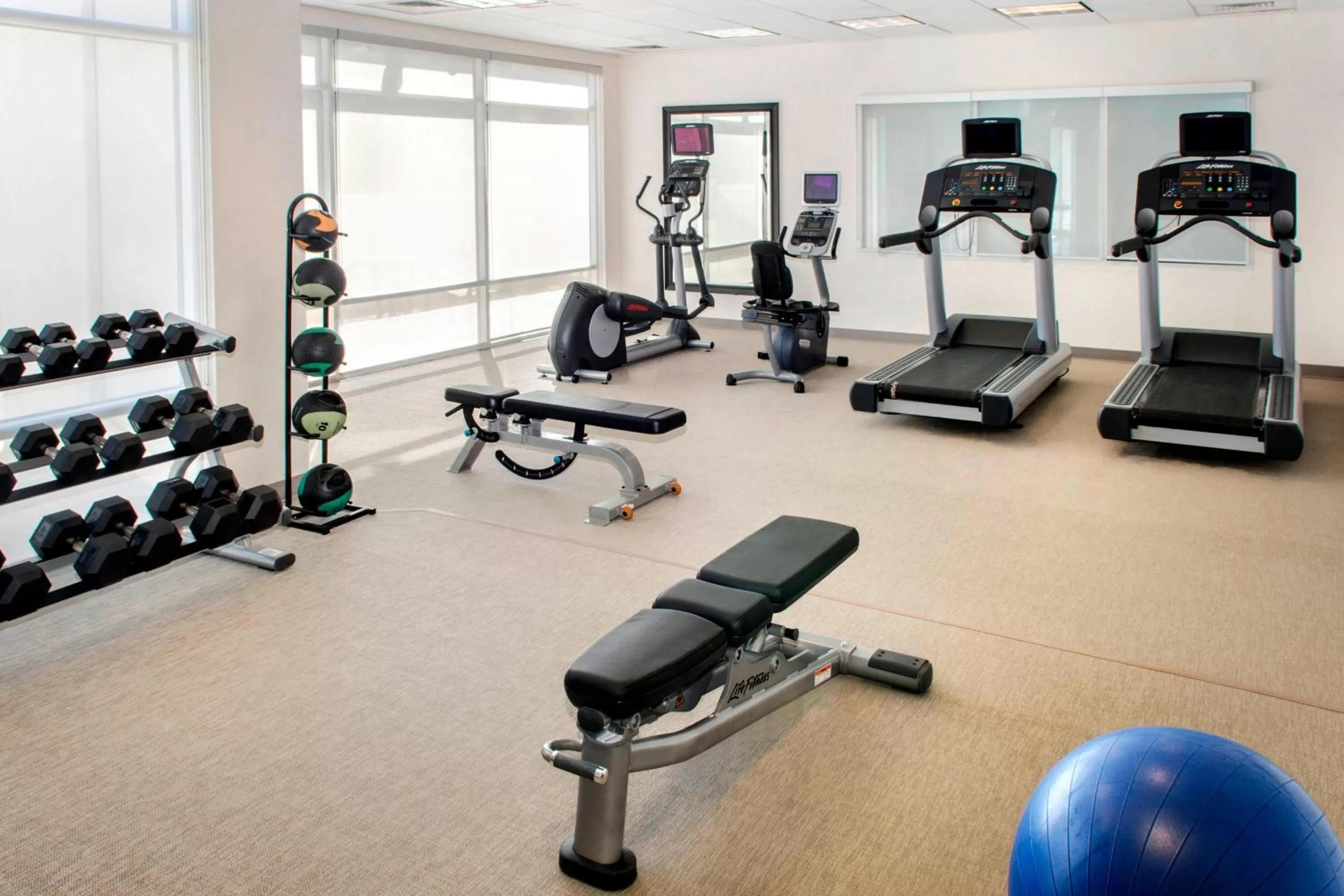 Fitness centre/facilities in SpringHill Suites Long Island Brookhaven