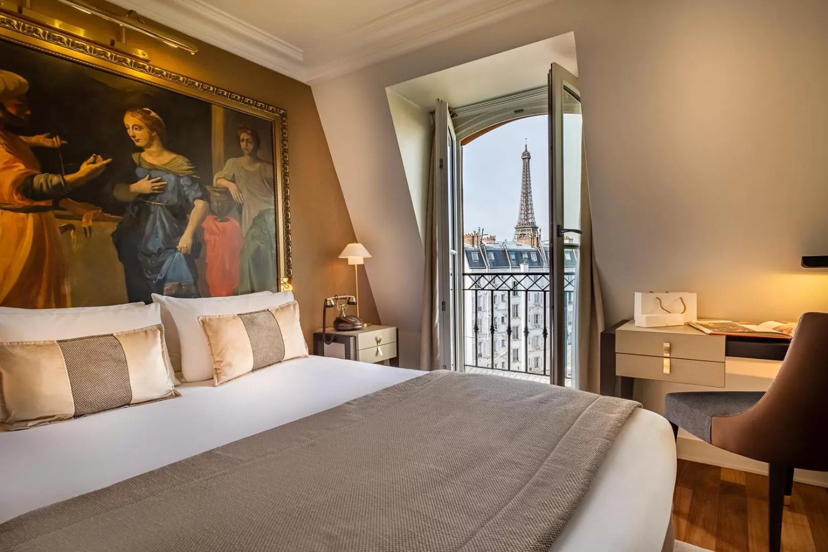 Bed in Hôtel Le Walt by Inwood Hotels