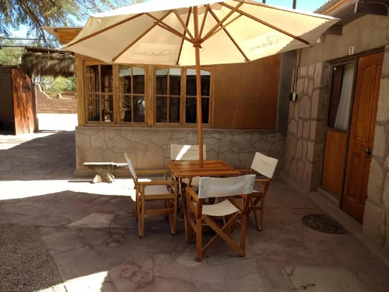 Patio in Hostal Katarpe