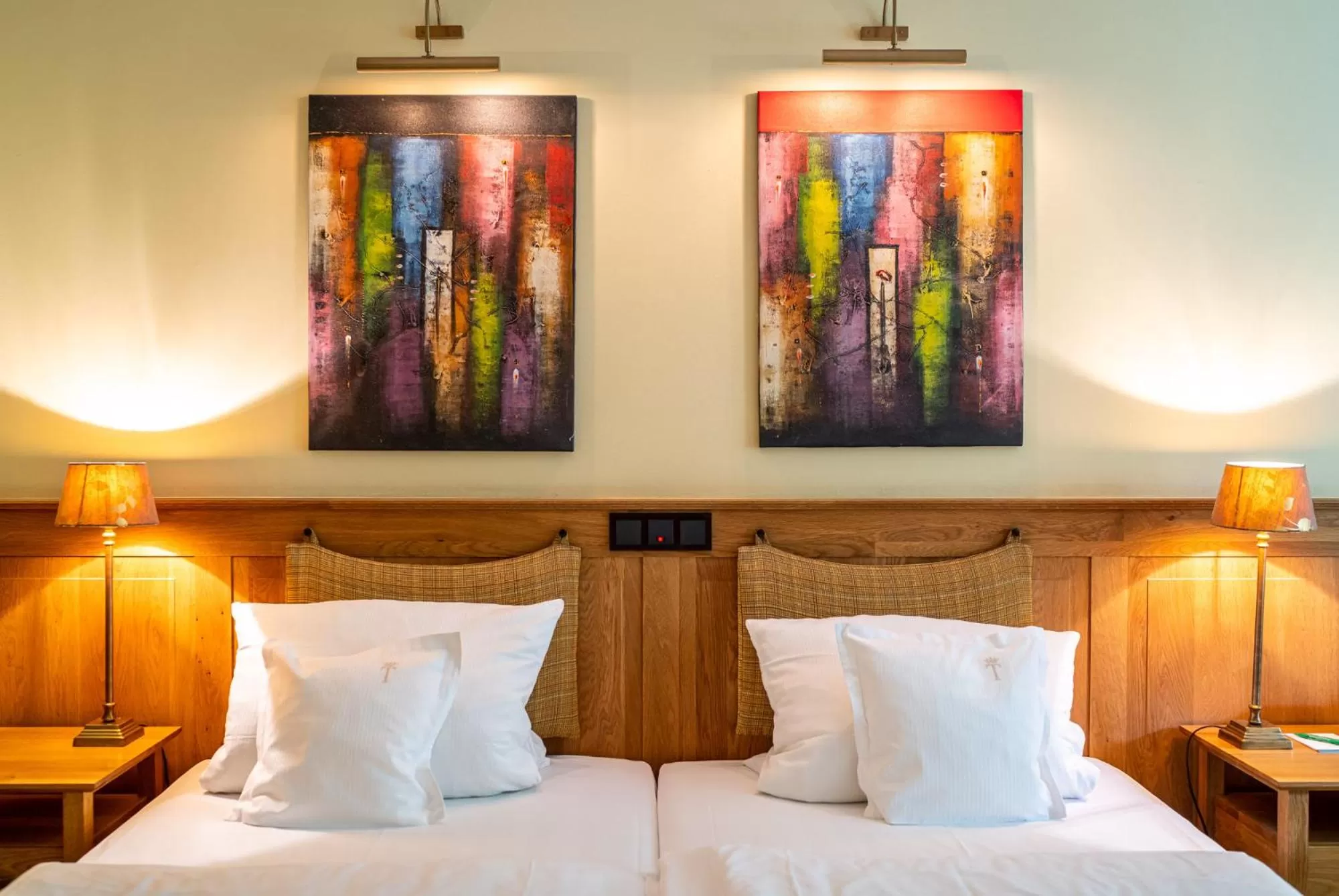 Bed in Waldhotel Tannenhäuschen