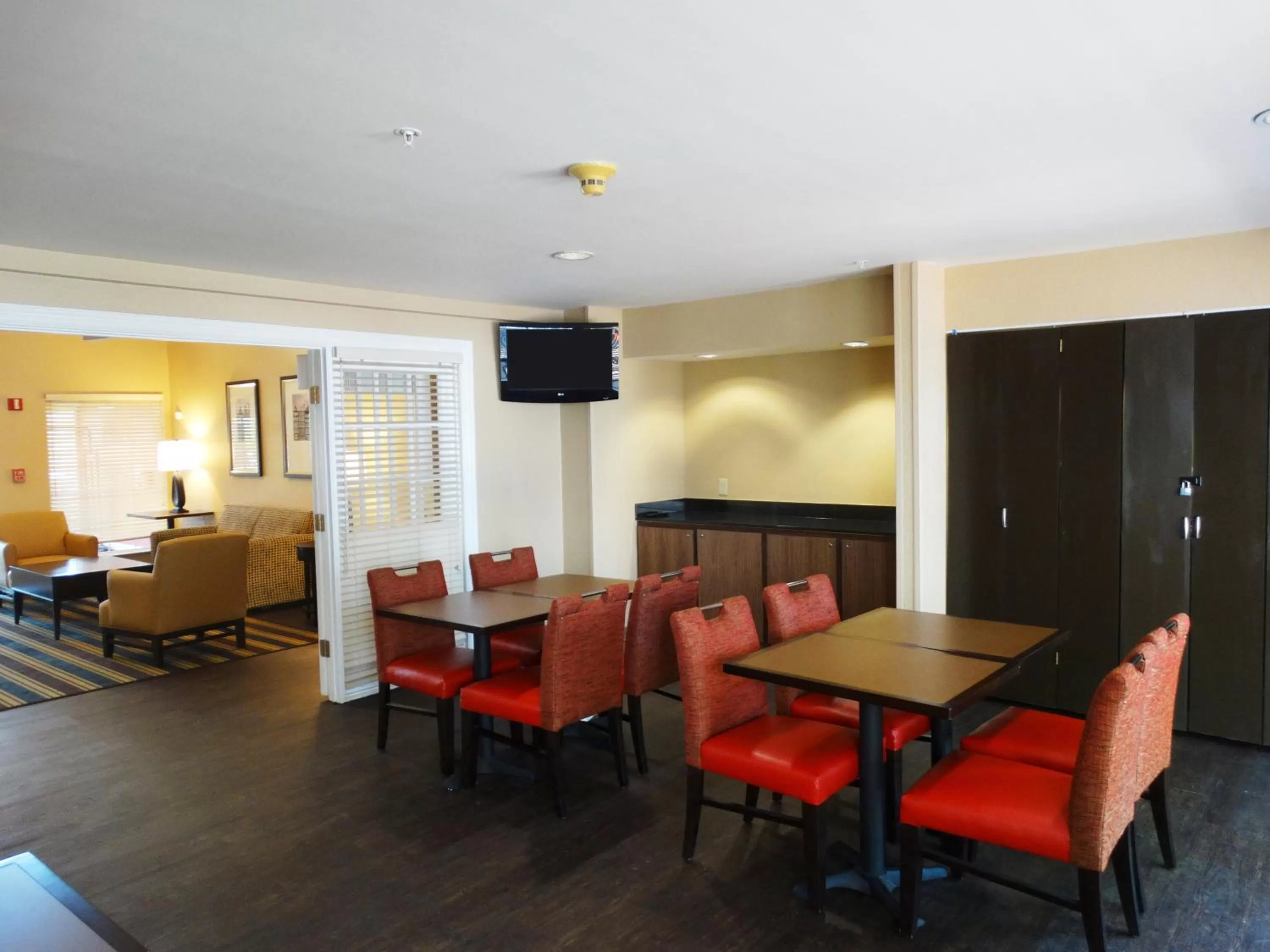 Restaurant/places to eat in Extended Stay America Select Suites - Denver - Tech Center South - Greenwood Village