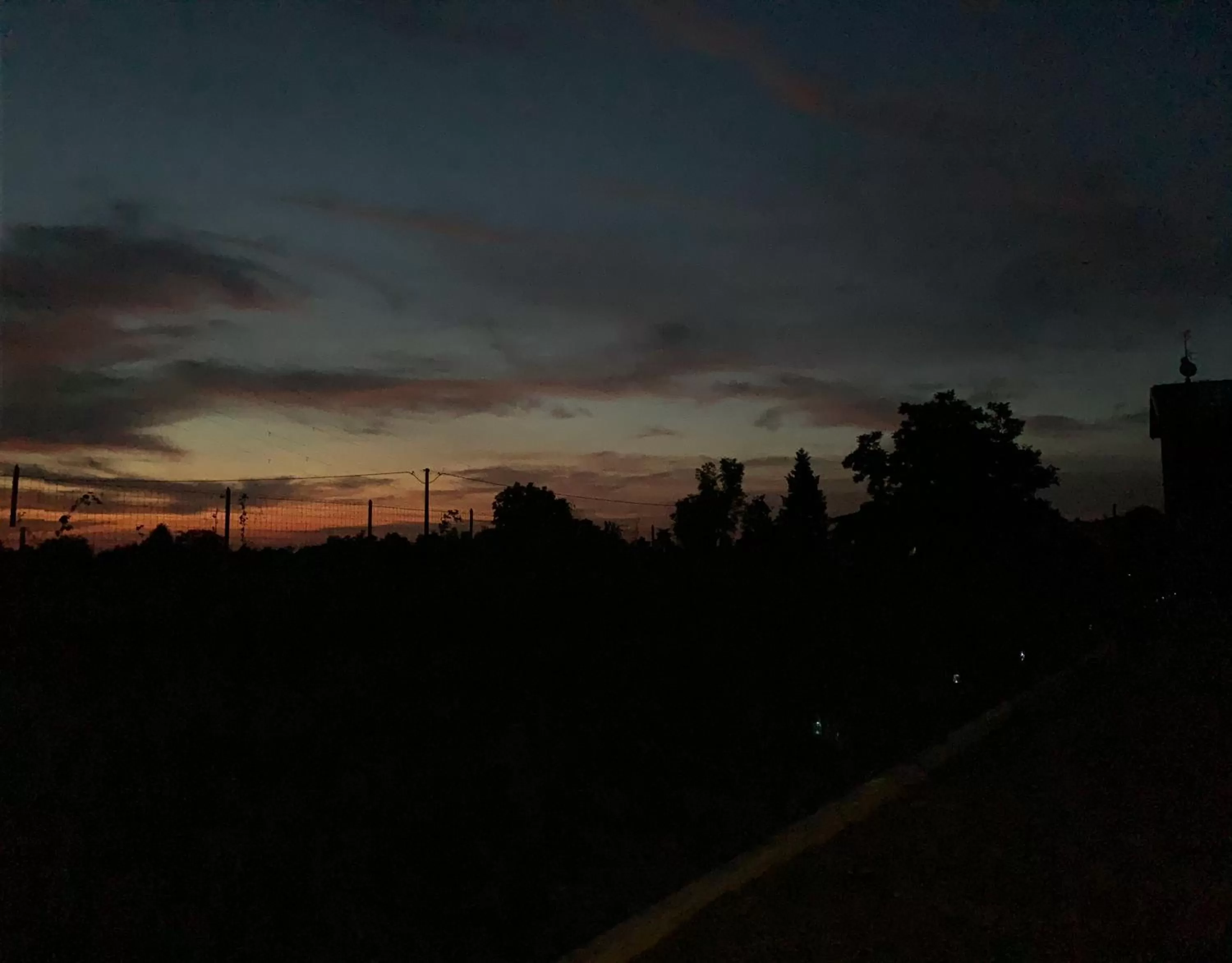 Sunrise/Sunset in Sala dell Estate Guest House