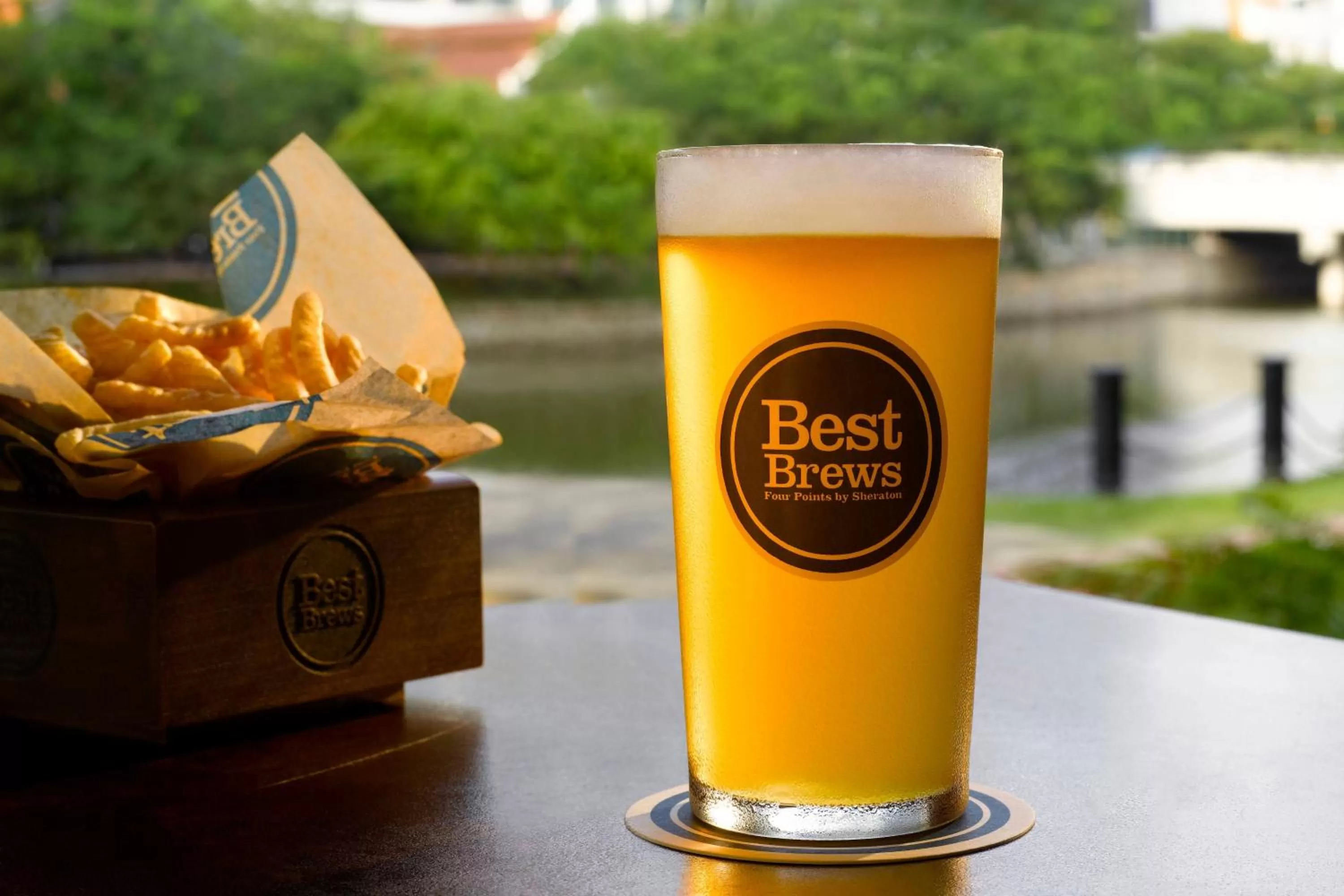 Restaurant/places to eat in Four Points by Sheraton Singapore, Riverview