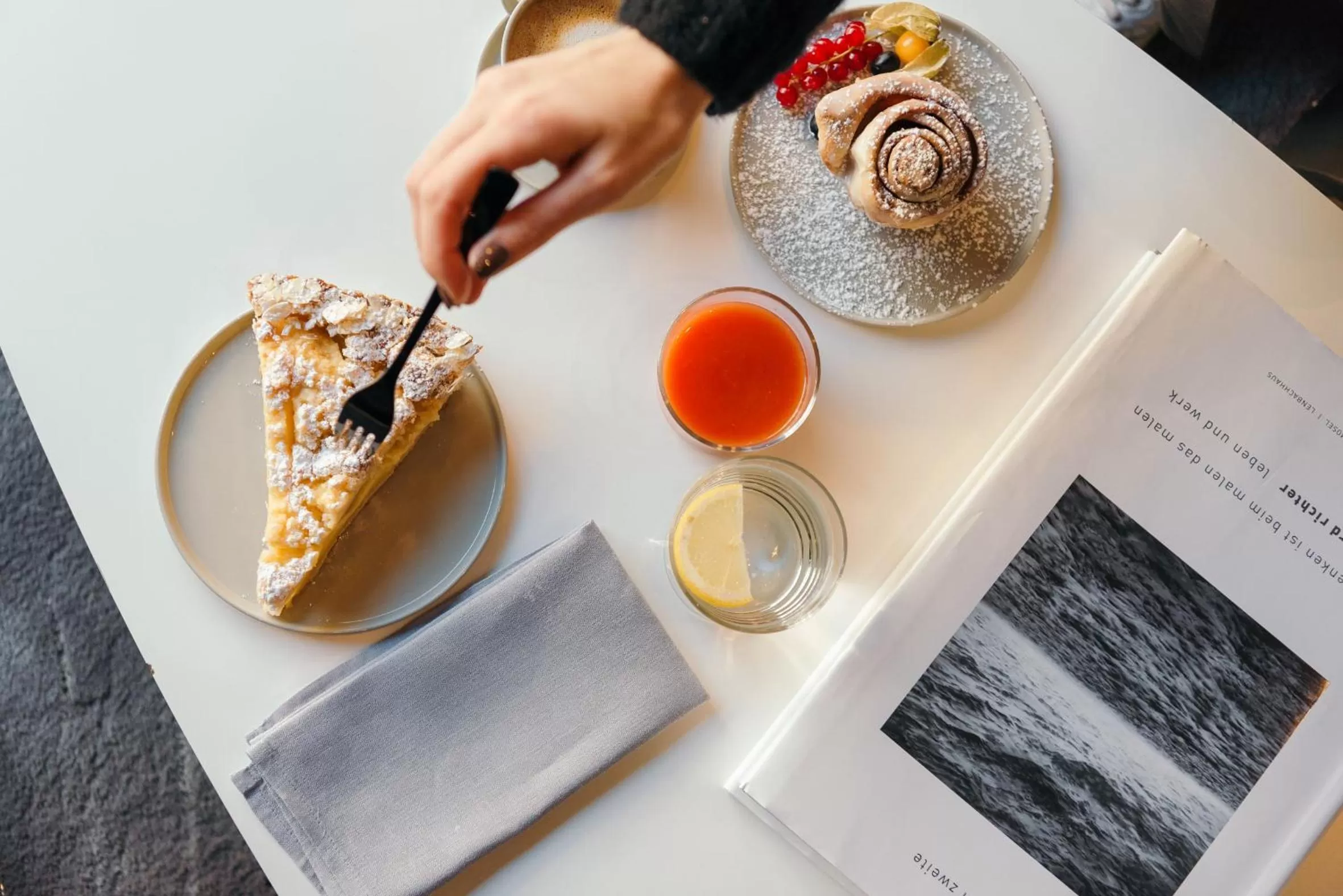 Restaurant/places to eat in EmiLu Design Hotel