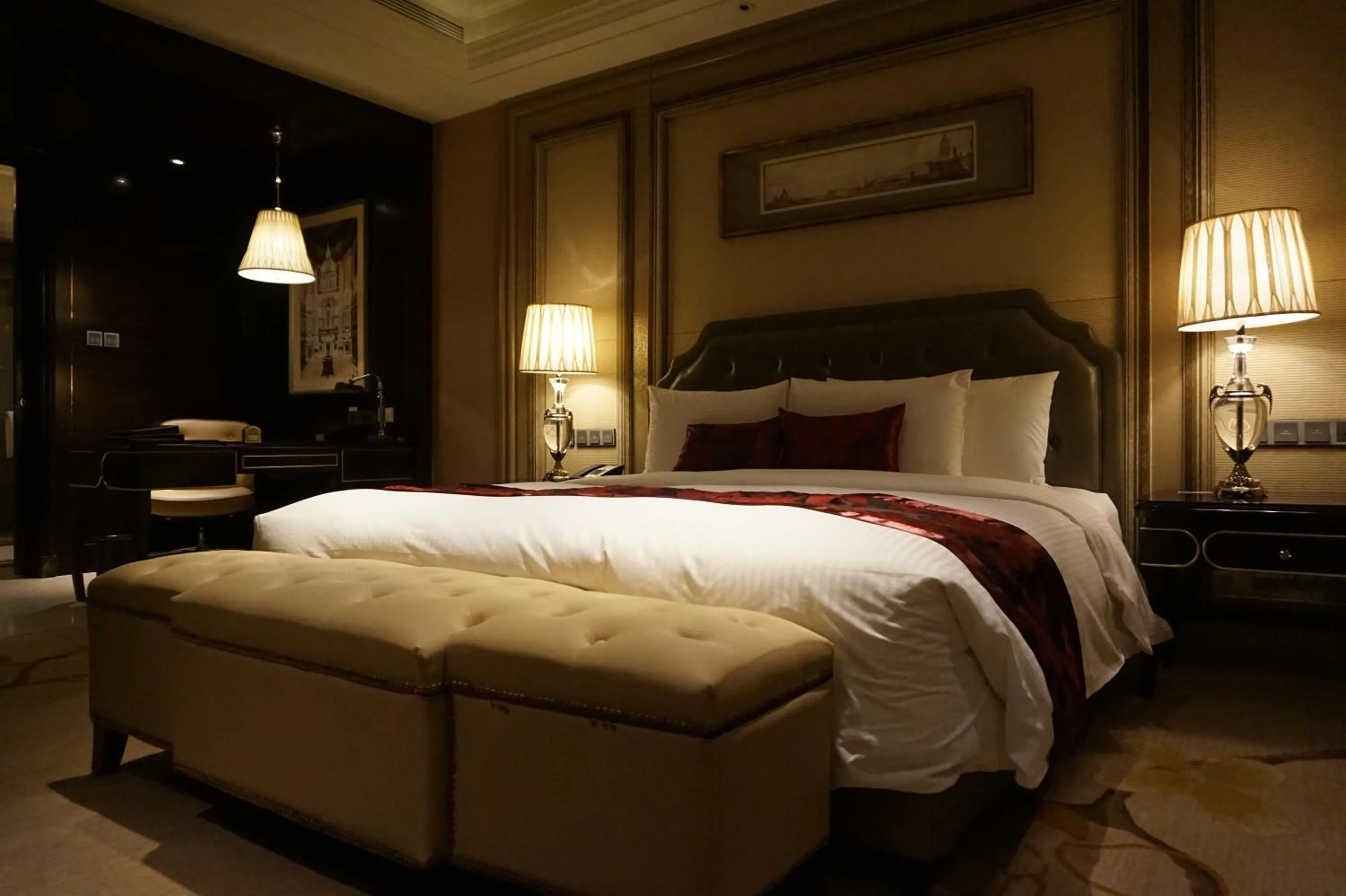 Bed in Wanda Realm Harbin Hotel