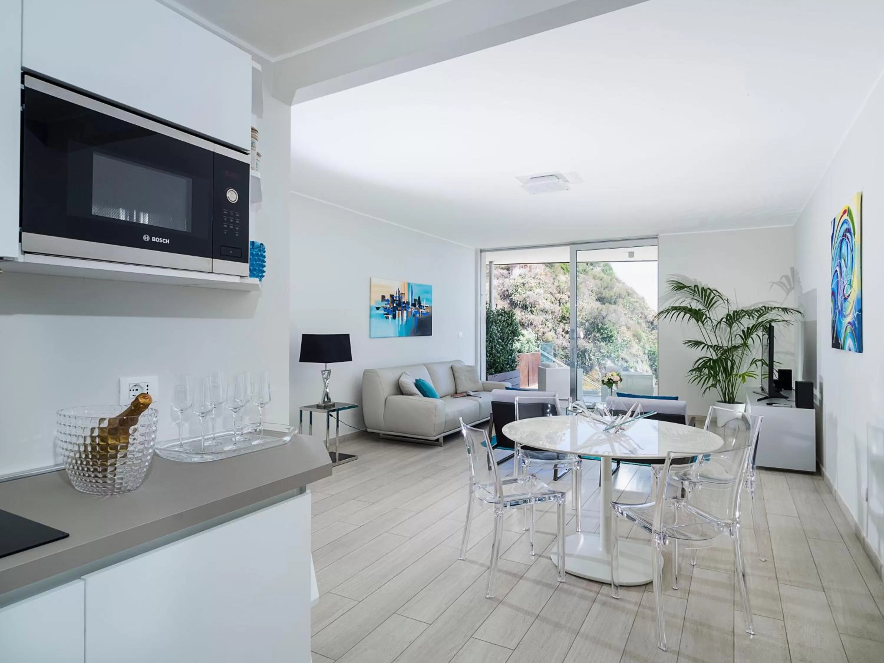 TV and multimedia in Isola Bella Infinity Suites