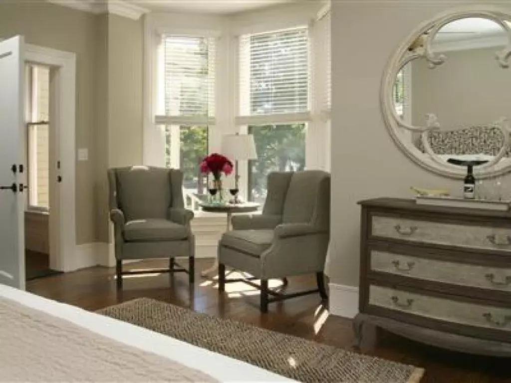 King Room in Inn on Randolph King Room in Inn on Randolph